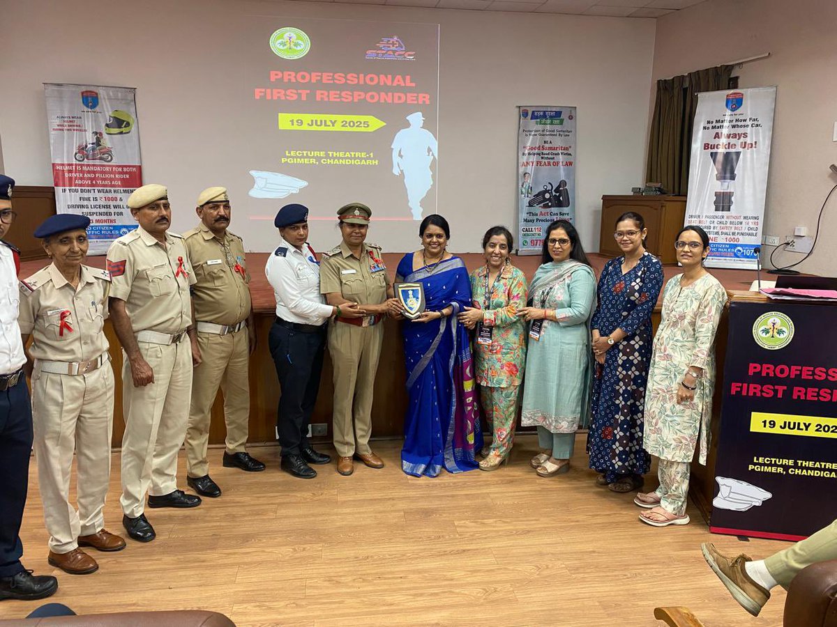 Kajal (@kajal_pgi) on Twitter photo Professional first responders and us ..Trauma intensivists ..working out a team approach in Indian scenario <a href="/trafficchd/">Chandigarh Traffic Police</a> ..kudos to chd police for joining hands 🙏🤘🏻<a href="/TraumaCareUK/">Trauma Care Charity UK</a> <a href="/dpgi_chandigarh/">dpgimerchd</a> Professional first responders and us ..Trauma intensivists ..working out a team approach in Indian scenario <a href="/trafficchd/">Chandigarh Traffic Police</a> ..kudos to chd police for joining hands 🙏🤘🏻<a href="/TraumaCareUK/">Trauma Care Charity UK</a> <a href="/dpgi_chandigarh/">dpgimerchd</a>
