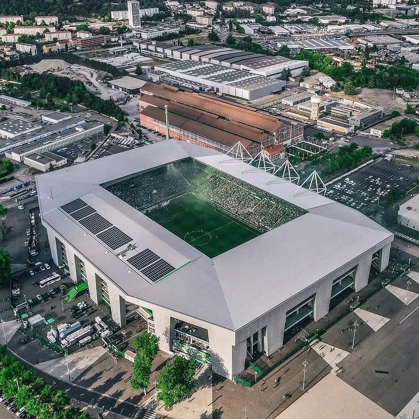 Deux Kops remplis d’abonnés en L2… on pouvait s’y attendre, mais c’est magnifique !

Juste avec nos deux tribunes actives, le record historique d’abonnés en deuxième division est battu : il était d’environ ~14.000 et établi par Lens.

Peuple Vert exceptionnel. 💚🤍