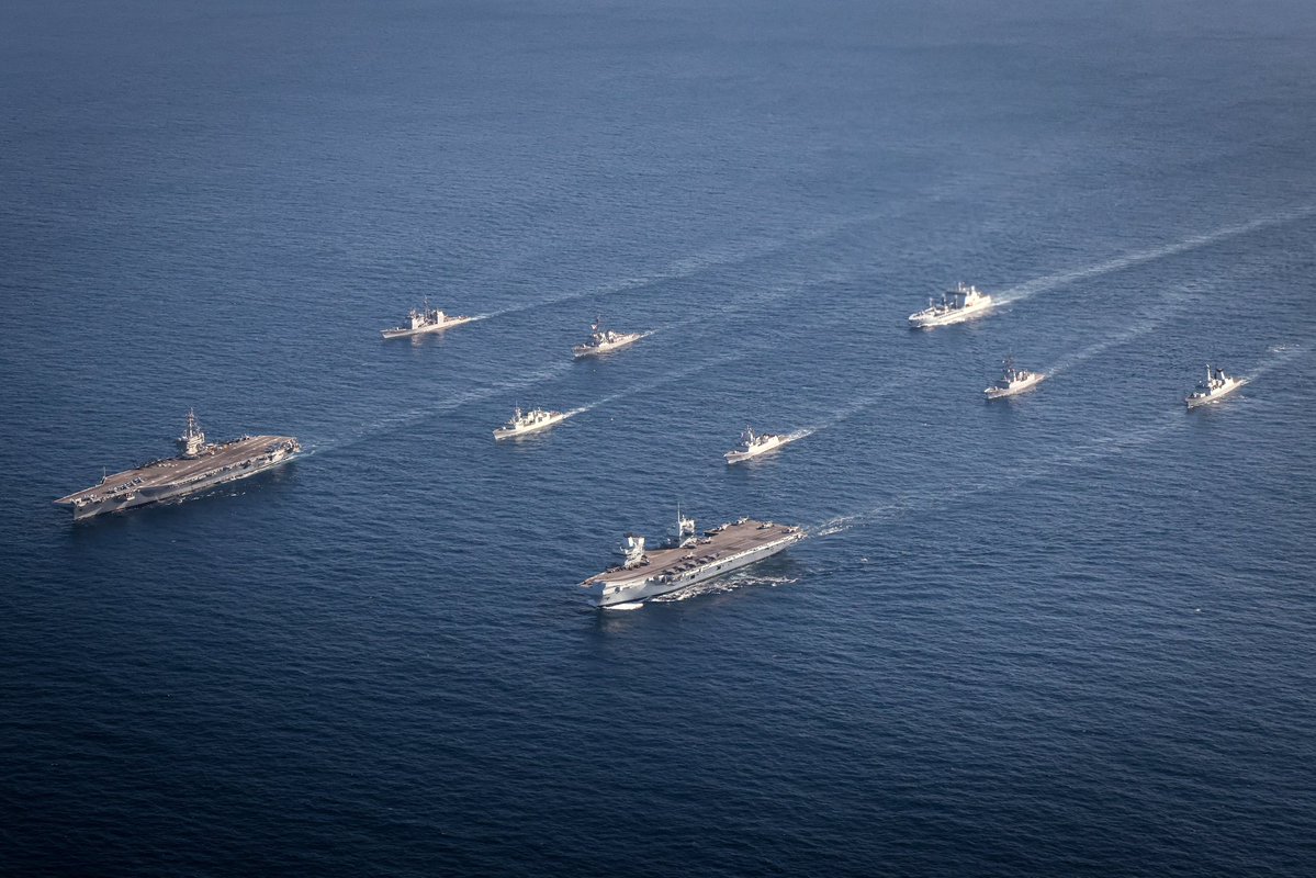 COMUKCSG's tweet image. UK #CSG25 led by @HMSPWLS participated in a Multi Carrier exercise with the USS George Washington.
Showcasing our integration and allied commitment to the Indo-Pacific.
๐ฌ๐ง ๐บ๐ธ ๐ฆ๐บ ๐ณ๐ด ๐จ๐ฆ
#TalismanSabre25 #OpHighmast