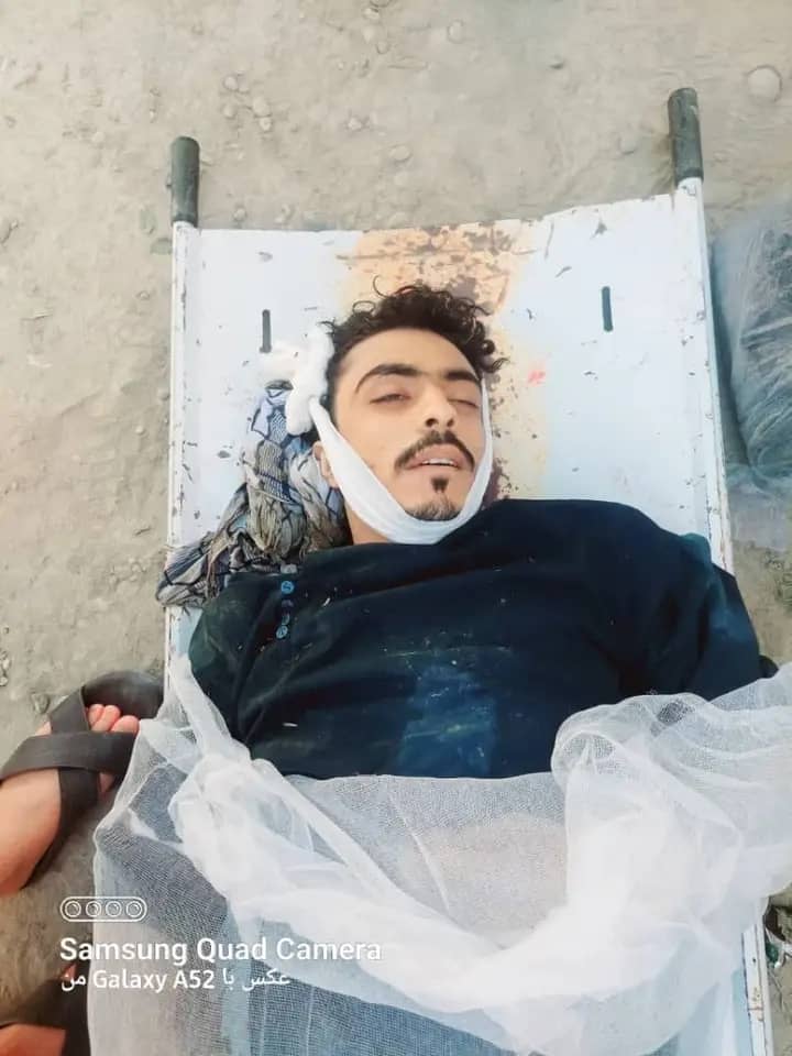 haidari_batool's tweet image. محمد صابر افسر پیشین مدیریت جنایی قوماندانی امنیه بلخ که پس از سقوط مجبور شد به ایران پناه ببرد، مدتی پیش از ایران رد مرز و اخراج شد. امروز او را طالبان در مقابل چشمان خانوادهاش تیرباران کردند.
اخراج اجباری برخی از مهاجرین حکم اعدام در افغانستان طالبانی دارد.
#نه_به_نژادپرستی