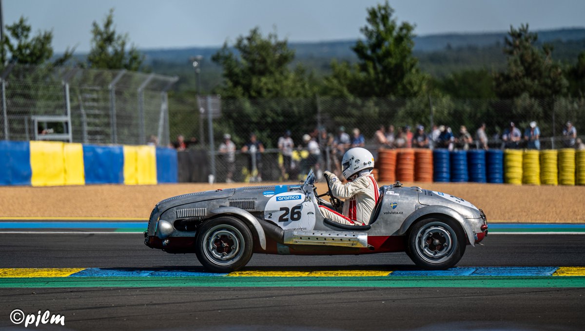 pjlm2's tweet image. #Happyweekend old timer Aero Minor 1949
@Rinoire @sanwebal @gmracingblue @GordonMercedes9 @ColinBull24 @Tjalo33 @juanxj56 @jeffjthompson @jim_knipe @JF_L4C0MB3 @Oscarol95842891 @orsoladelzenero @KouichiKawata @ren_119 @EightMike @HitoshiH5 @Hmp944Peters @Noton28760553 @munimula51