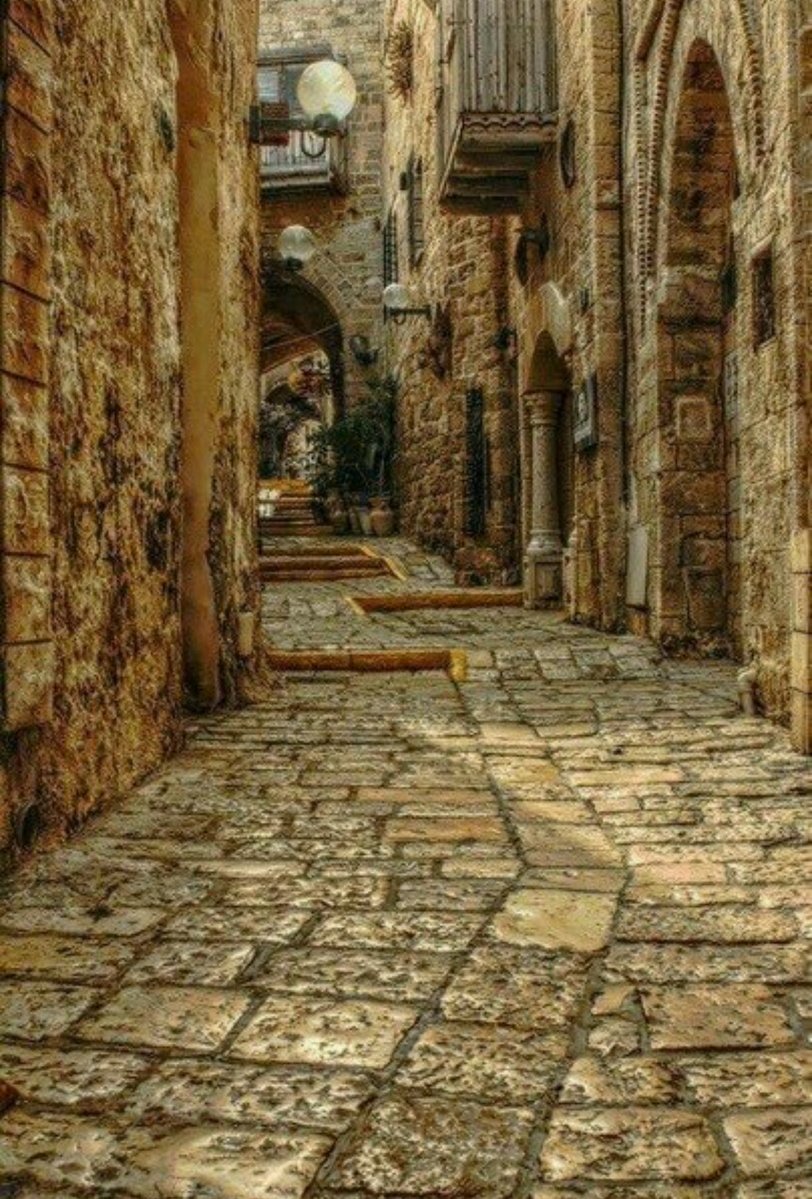GrainneMcD92925's tweet image. Imagine this is one of the last sights Our Lord seen as he carried the cross through the Via Dolorosa, the street in Jerusalem, where he was then crucified for our salvation!!