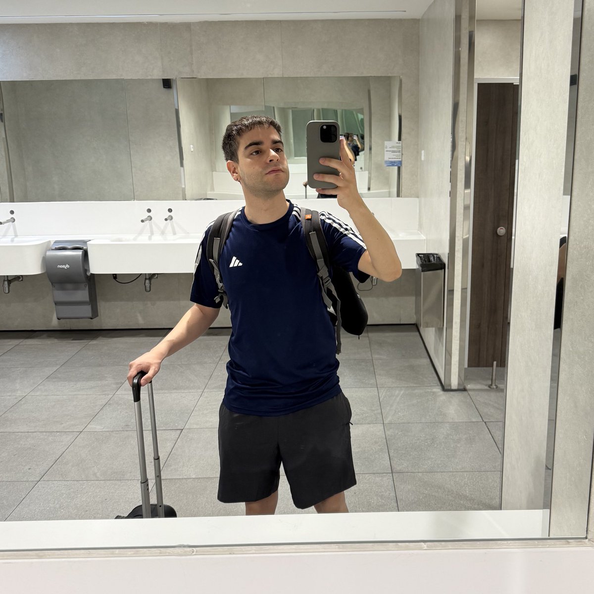 mariomnts's tweet image. No sabéis lo que necesito las vacaciones que empiezo ahora 🥲