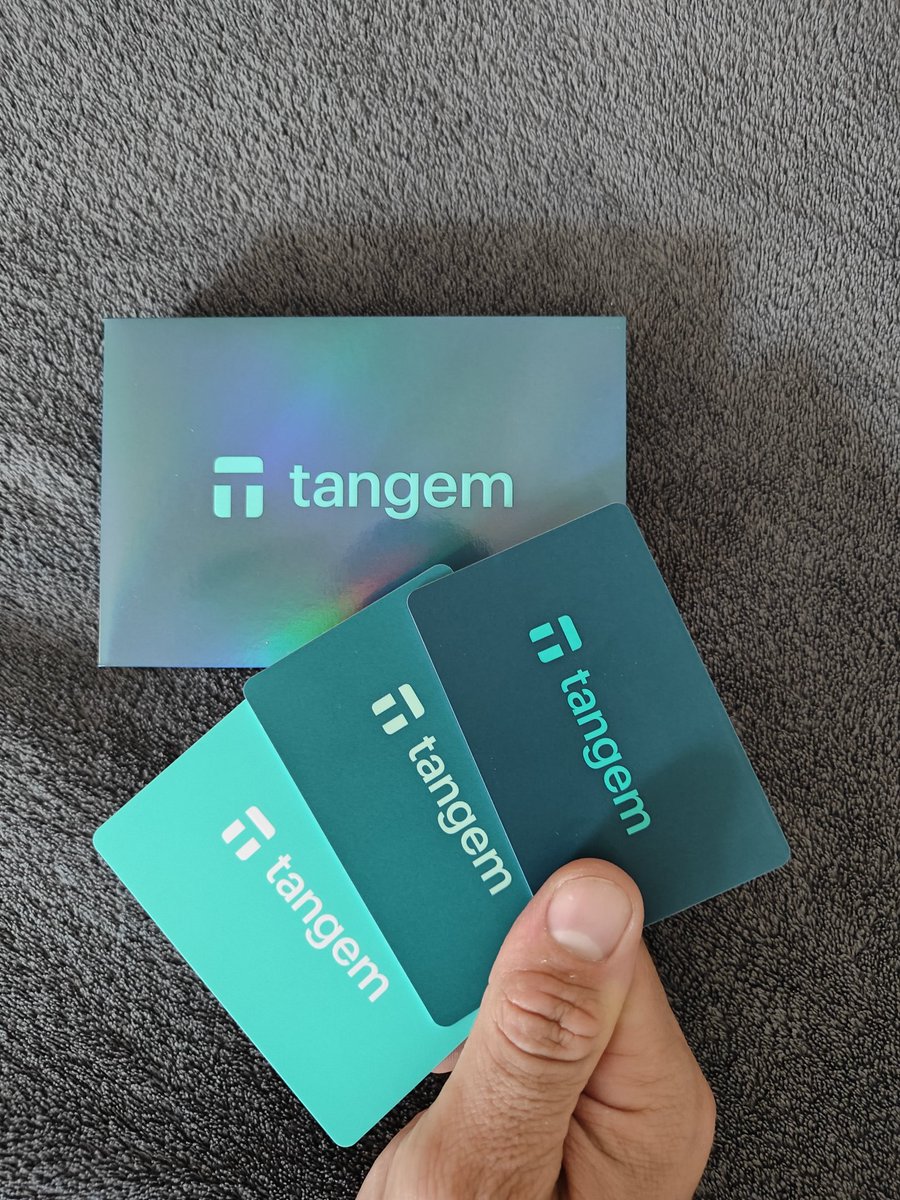 martincsoekoer's tweet image. ☀️ Just arrived: my @Tangem Summer Edition, Electra Sea set – sleek, secure &amp; ready for the heat 🔥
The perfect way to hodl safely while staying mobile. Tap with your phone, manage your crypto – no batteries, no cables, no worries 💳📲
What is Tangem?
A next-gen hardware wallet…