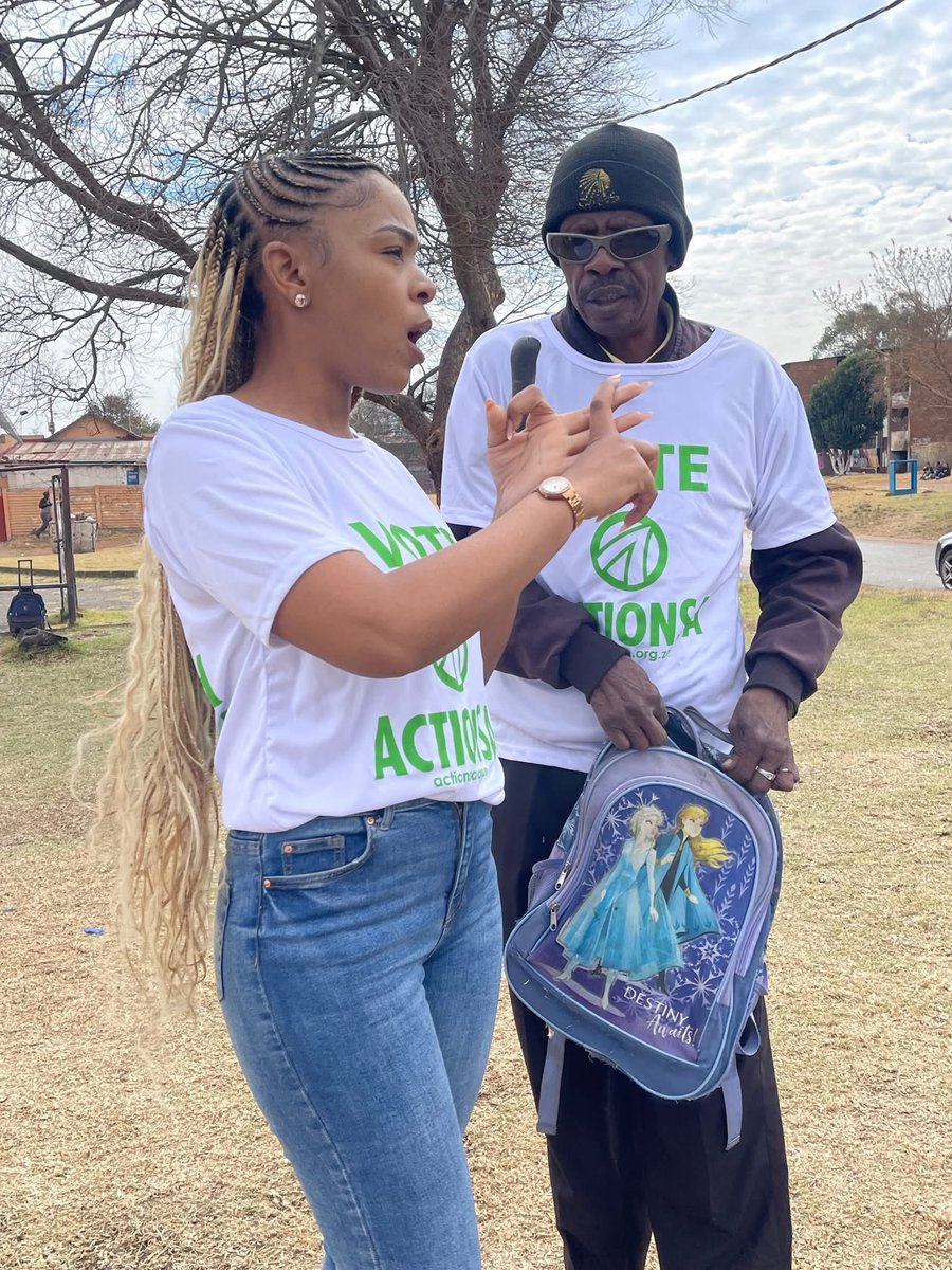DereleenJ's tweet image. ActionSA Ward 18 proudly stands with the Marlene Frankfort Foundation deiven by a shared commitment to uplifting communities and sparking meaningful change. This heartfelt support is led alongside the Ward Branch Chairperson and members embodying the spirit of unity and purpose.