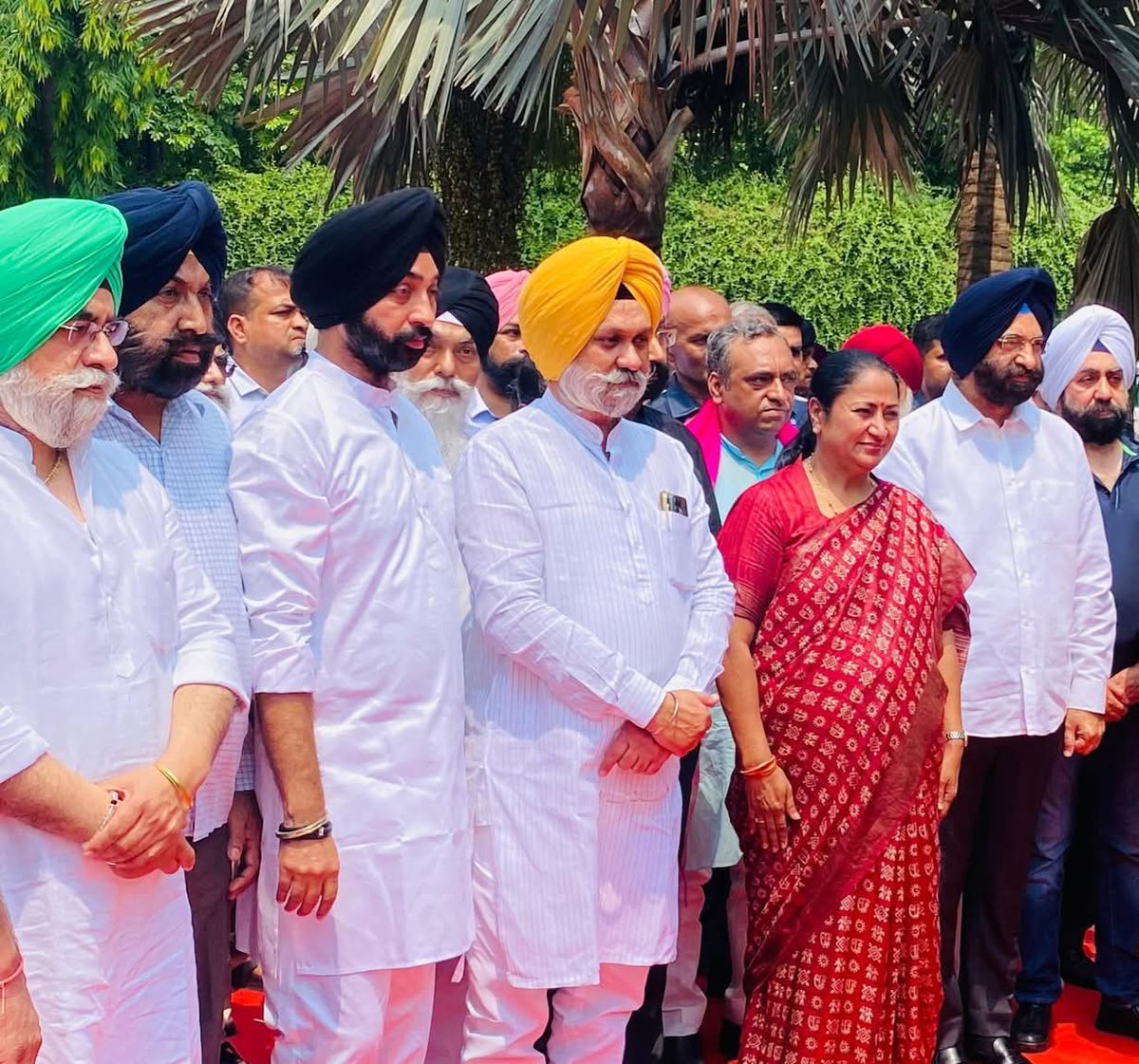 jagdipskahlon's tweet image. Wishing Hon’ble Chief Minister of Delhi, Smt. @gupta_rekha Ji, a very happy and prosperous birthday. May Waheguru ji bless you with good health, and renewed strength to lead #Delhi to even greater heights..