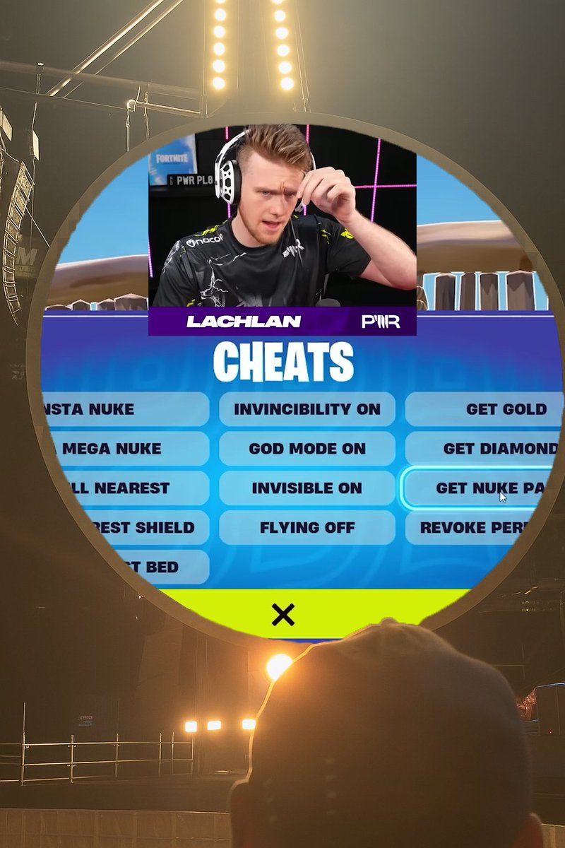 TeamPWR's tweet image. Trying to enjoy Coldplay but I got Lachy cheating in bedwars on the jumbotron...
