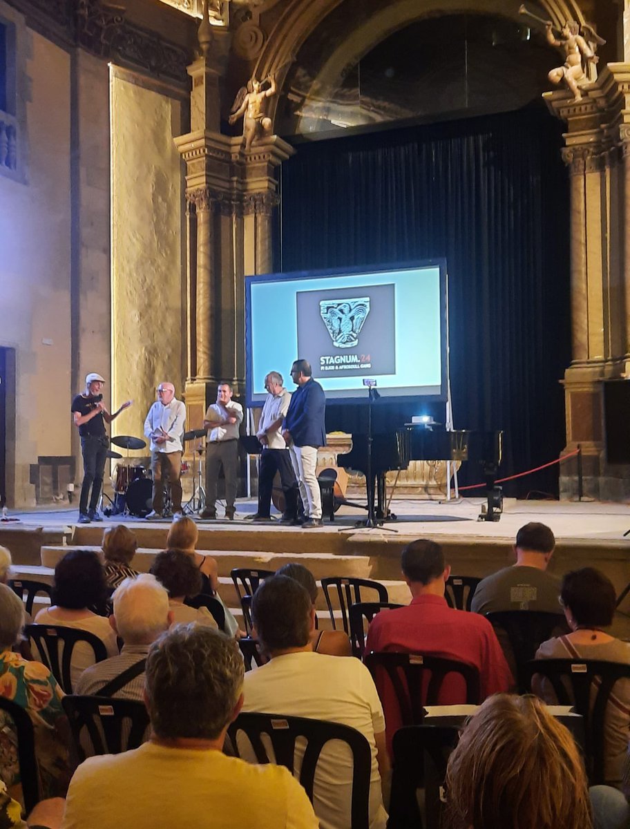 albertcastellsv's tweet image. Aquest vespre hem presentat, a la Pietat de Vic, la programació del festival Stagnum.25 que es celebrarà a l’Estany aquest agost. Promocionar el territori, la cultura i el país és també una forma de créixer i de guanyar-hi tots plegats. No us ho perdeu!