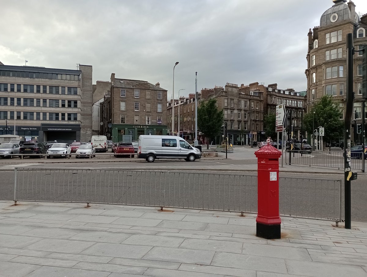 WeePostalMuseum's tweet image. Replica Penfold near Dundee railway station.
#PostboxSaturday