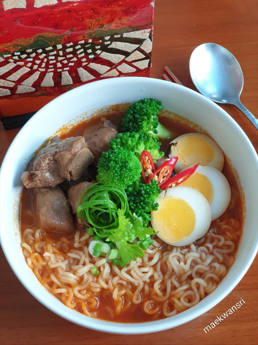 KwansriR's tweet image. กินมาม่าสารอาหารต้องครบค่ะ😊