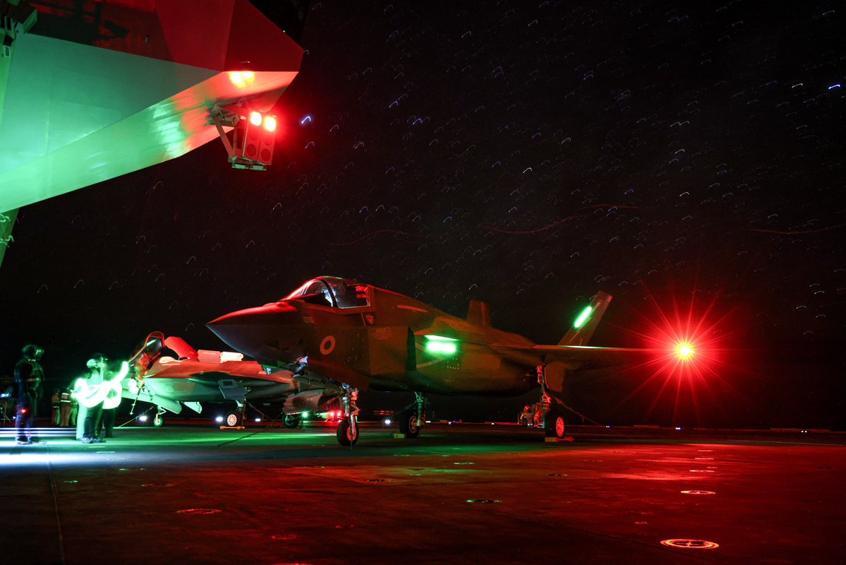 COMUKCSG's tweet image. UK #CSG25 F-35Bs have been taking to the skies over #Australia for @TalismanSabre.
Almost 600 UK Flying hours completed, and up to 50 multinational aircraft at a time.
Sharpening readiness with key allies. ๐ฌ๐ง โ๏ธ ๐ฆ๐บ #StrongerTogether #OpHighmast