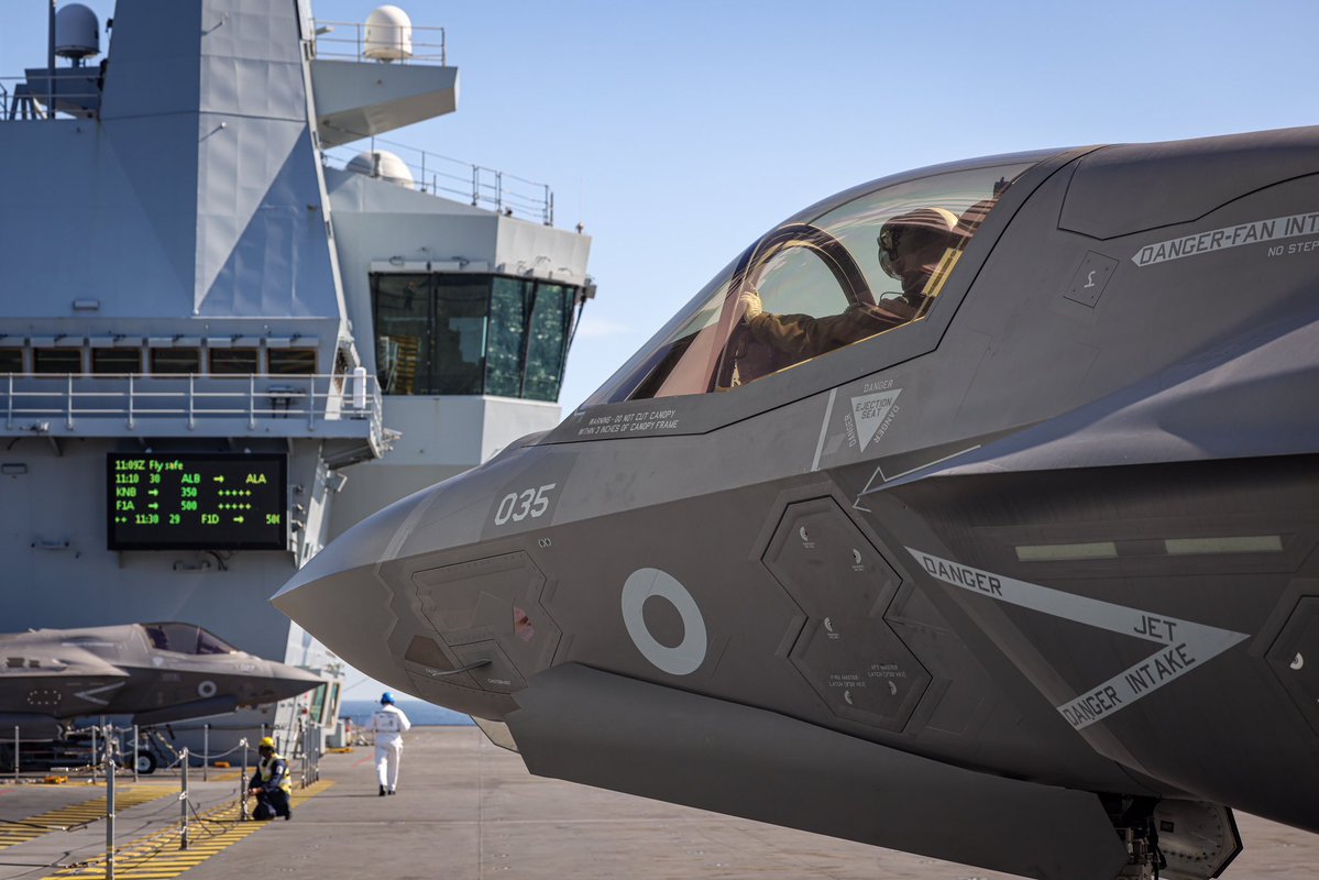 COMUKCSG's tweet image. UK #CSG25 F-35Bs have been taking to the skies over #Australia for @TalismanSabre.
Almost 600 UK Flying hours completed, and up to 50 multinational aircraft at a time.
Sharpening readiness with key allies. ๐ฌ๐ง โ๏ธ ๐ฆ๐บ #StrongerTogether #OpHighmast