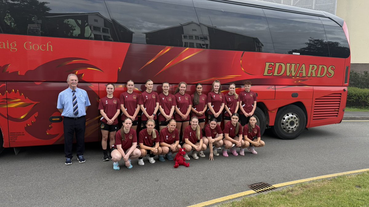 Our girls up and ready for our ‘match day -1’ training  session👊🏻