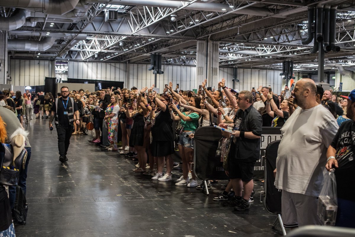 comconmidlands_'s tweet image. Comic Con Midlands (Birmingham) 2025, you were incredible! This time last week we had just opened our doors and we still can't get over the incredible time we had 馃敟
What was your favourite moment? Tell us below!
馃摲: Adam Atkinson