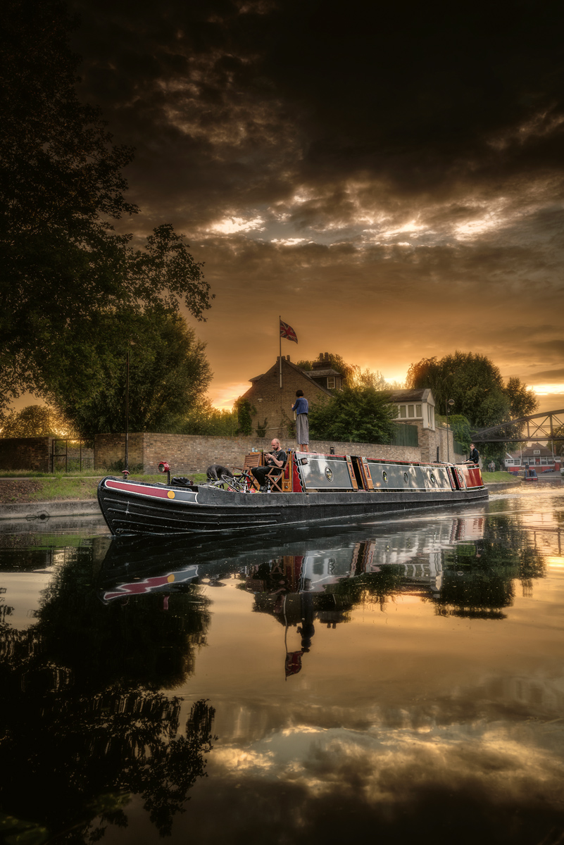 acambridgediary's tweet image. 18th July 2020
Picture from my book 'Cambridge - Time & Space'. Available at cambridgebooks.co.uk/cambridge-time… and all bookshops.