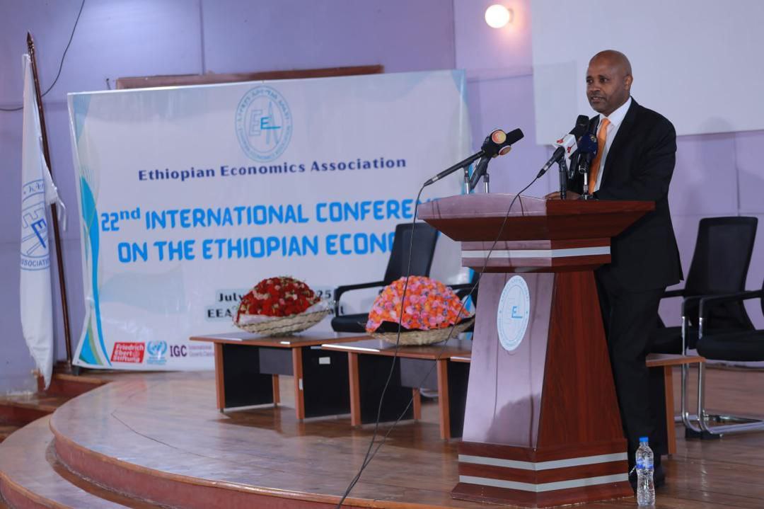 MoF_Ethiopia's tweet image. State Minister of Finance, @EyobTolina, opened the 22nd International Conference on the Ethiopian Economy, organized by the Ethiopian Economics Association
mofed.gov.et/blog/state-min…