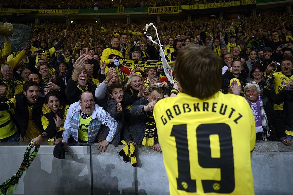 UEFAcom_de's tweet image. 🍀3⃣7⃣ - Happy Birthday, @BVB Legende @fischkreutz_KG 🎂🎁🎉