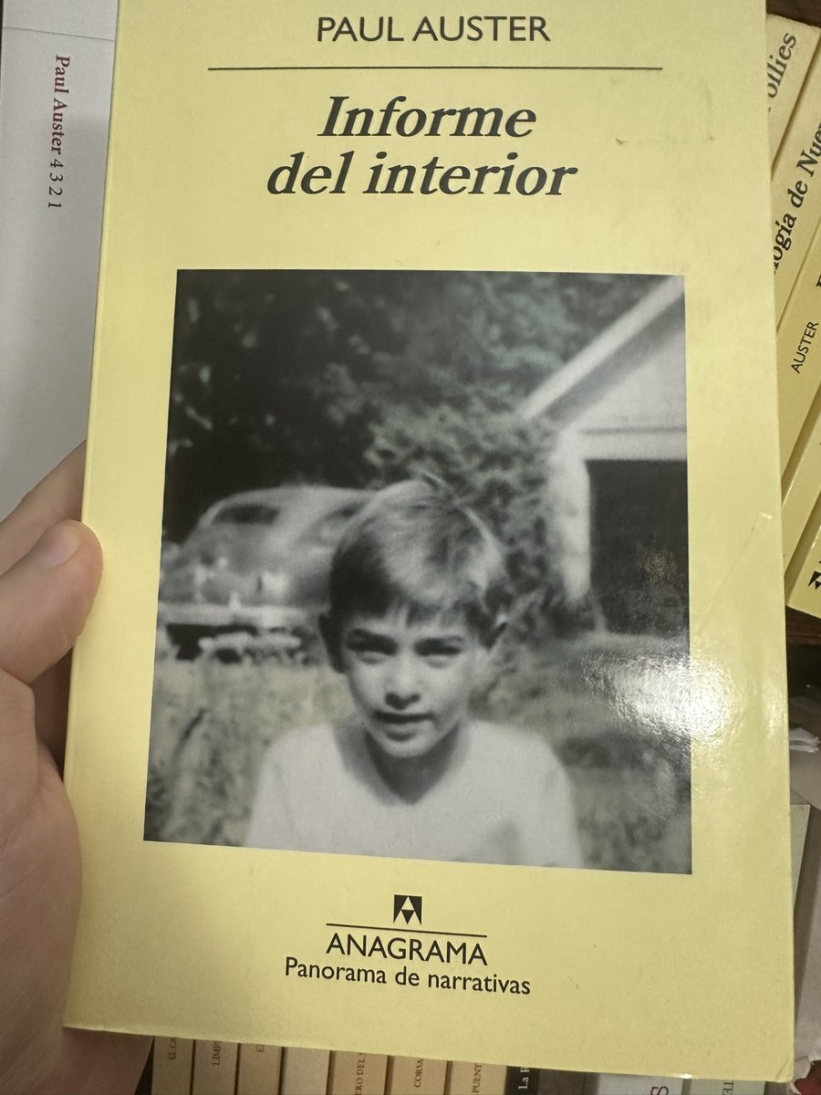 julioBG32's tweet image. “Cuando la gente dedicada a la literatura llega a una edad,se prepara para trasladar sus documentos a una biblioteca de investigación, uno de esos archivos bien ordenados en donde los eruditos estudian manuscritos y toman notas para los libros que escriben sobre libros de otros”.