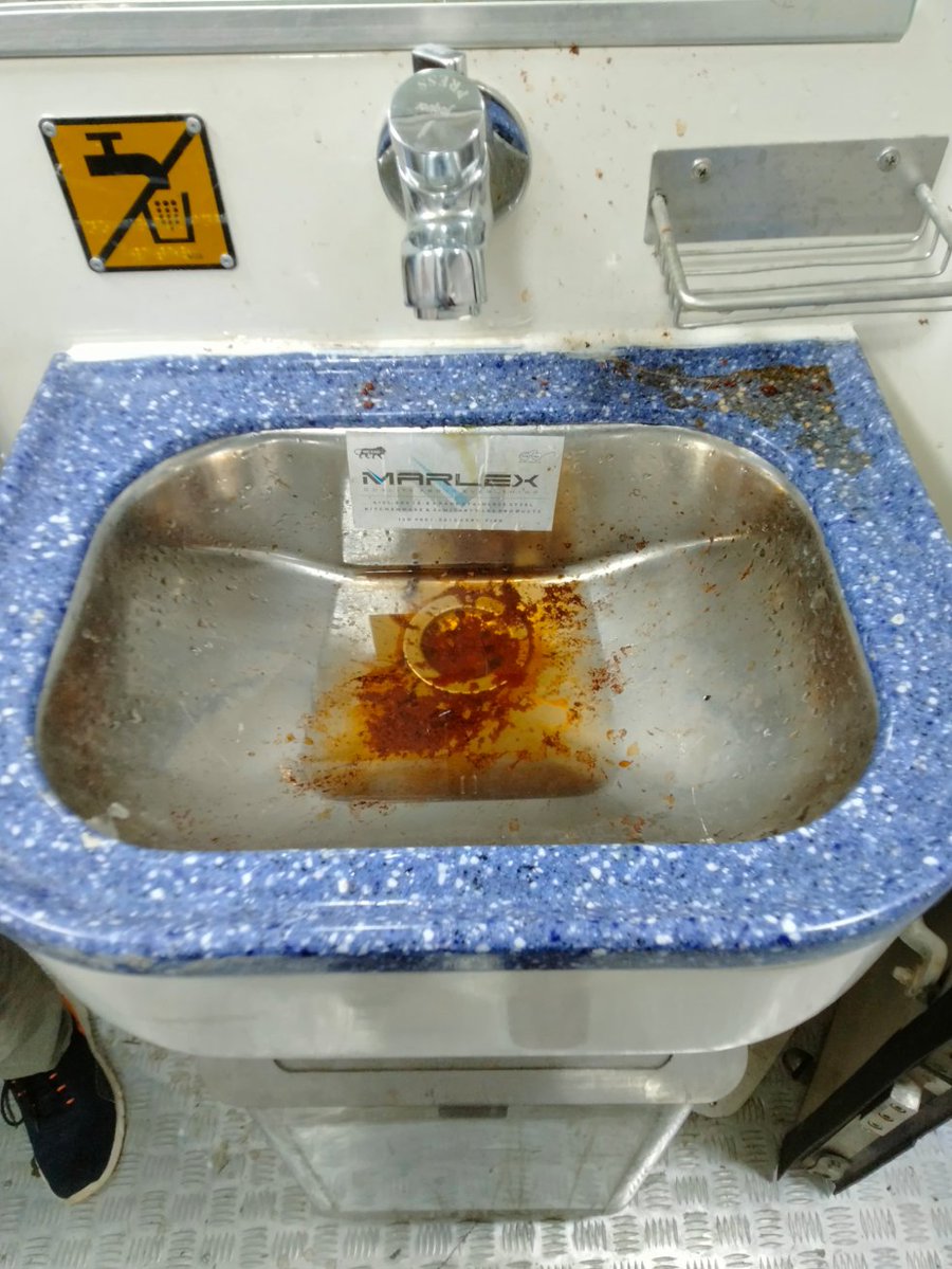 trainwalebhaiya's tweet image. Condition of New Amrit Bharat Express on the very day of Inauguration 🥲