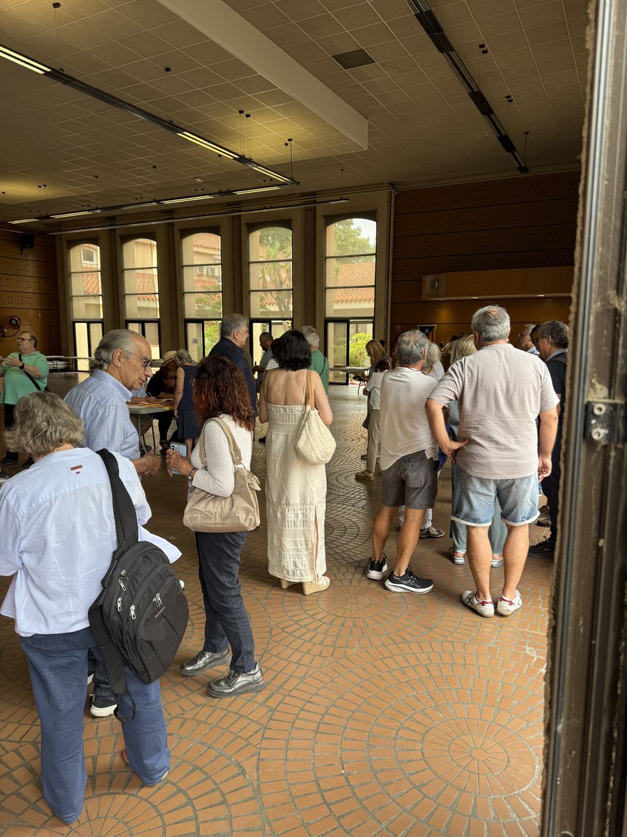 Tot a punt per començar a Elna la Jornada “Progrés, Justícia Social i Independència”, convocada conjuntament per <a href="/MovEsquerresCat/">Moviment d'Esquerres de Catalunya</a> i <a href="/AccioxRep/">Acció per la República 🎗</a>. L’esquerra independentista de <a href="/JuntsXCat/">Junts per Catalunya🎗</a>