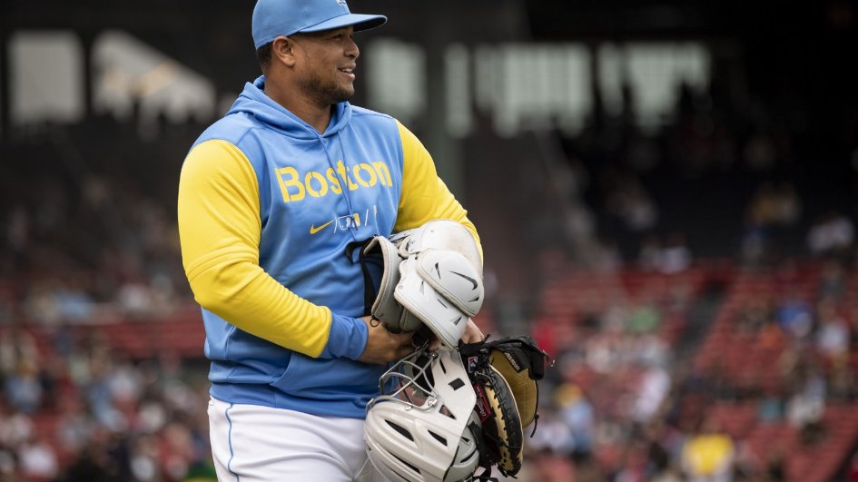 kben_retrox's tweet image. The Red Sox signed catcher Ronaldo Hernandez to a minor league deal, bringing back a familiar face for added depth as he continues his chase for a major league shot! newsweek.com/sports/mlb/red…