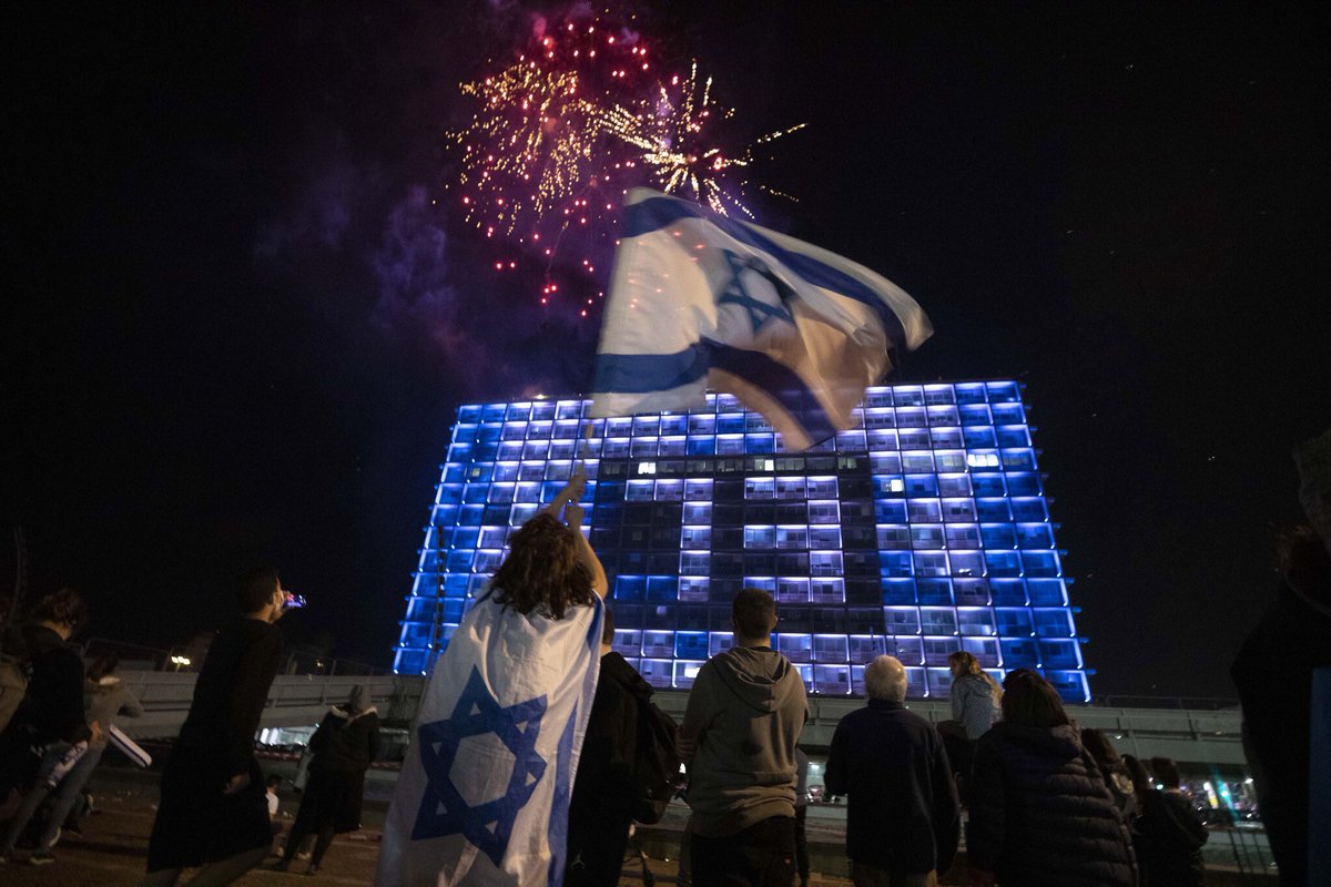 Poo_Crave's tweet image. Ginger Minj celebrates Rupaul’s Drag Race Victory in Tel Aviv 🇮🇱