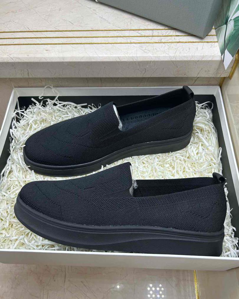 Labomcolectible's tweet image. Unisex slip on sneakers
Size 41-46
🏷️22,000 naira
📍Lagos with nationwide delivery