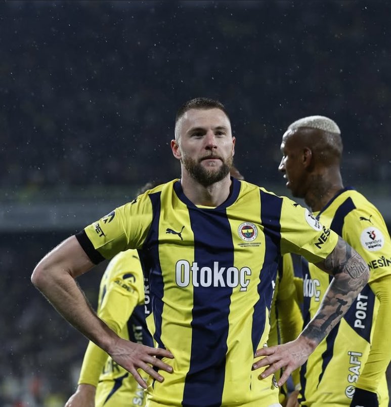 MegaPSG_'s tweet image. 🚨🚨🚨 CONFIRMATION

Accord PSG/Fenerbahçe pour Milan Skriniar 🇸🇰 ET Marco Asensio 🇪🇸 ! ✅

Il reste quelques détails à régler pour le slovaque, un accord total pour l’espagnol. 🤝 (@Santi_J_FM)