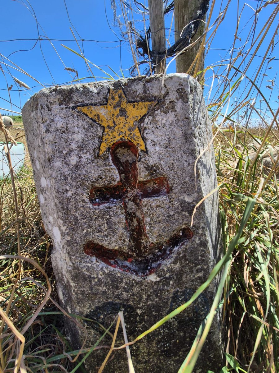 Mel_Thomin's tweet image. 🌊 À #Ouessant pour inventorier le patrimoine maritime de l’île : les phares, les cales, les digues...
⚓️Un patrimoine menacé, par manque de financements, par le changement climatique, aussi par manque de reconnaissance.
👉Une visite pour nourrir mes propositions législatives.