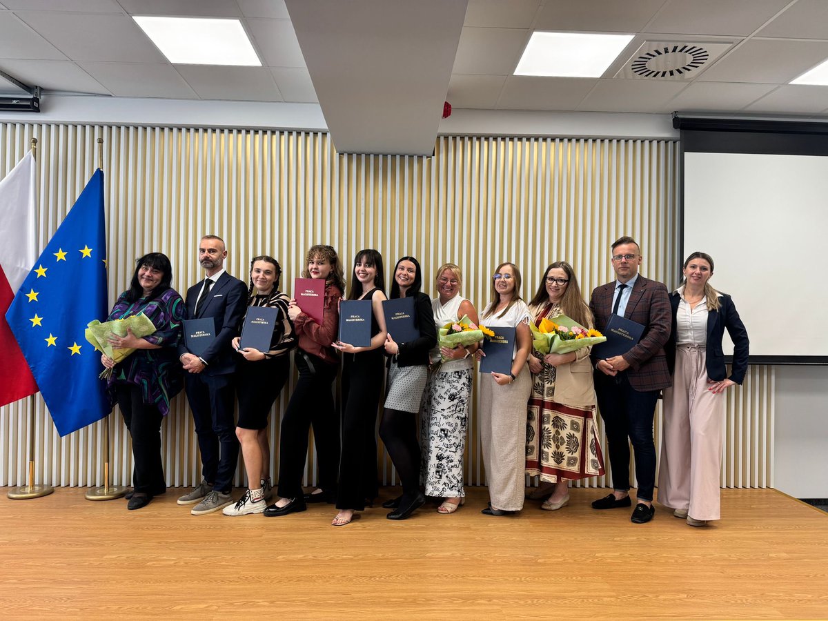 VarsoviaStudy's tweet image. 🎓 Pedagogika – kolejne obrony za nami w Uczelni Varsovia – Filia Wrocław! 💙
📚🗓️ 9 i 10 lipca we Wrocławiu odbyły się egzaminy dyplomowe studentów kierunku Pedagogika – i było to zakończenie studiów pełne zaangażowania, wiedzy i ogromnych emocji!
🧑🎓👩🎓
🔹 9 lipca –…