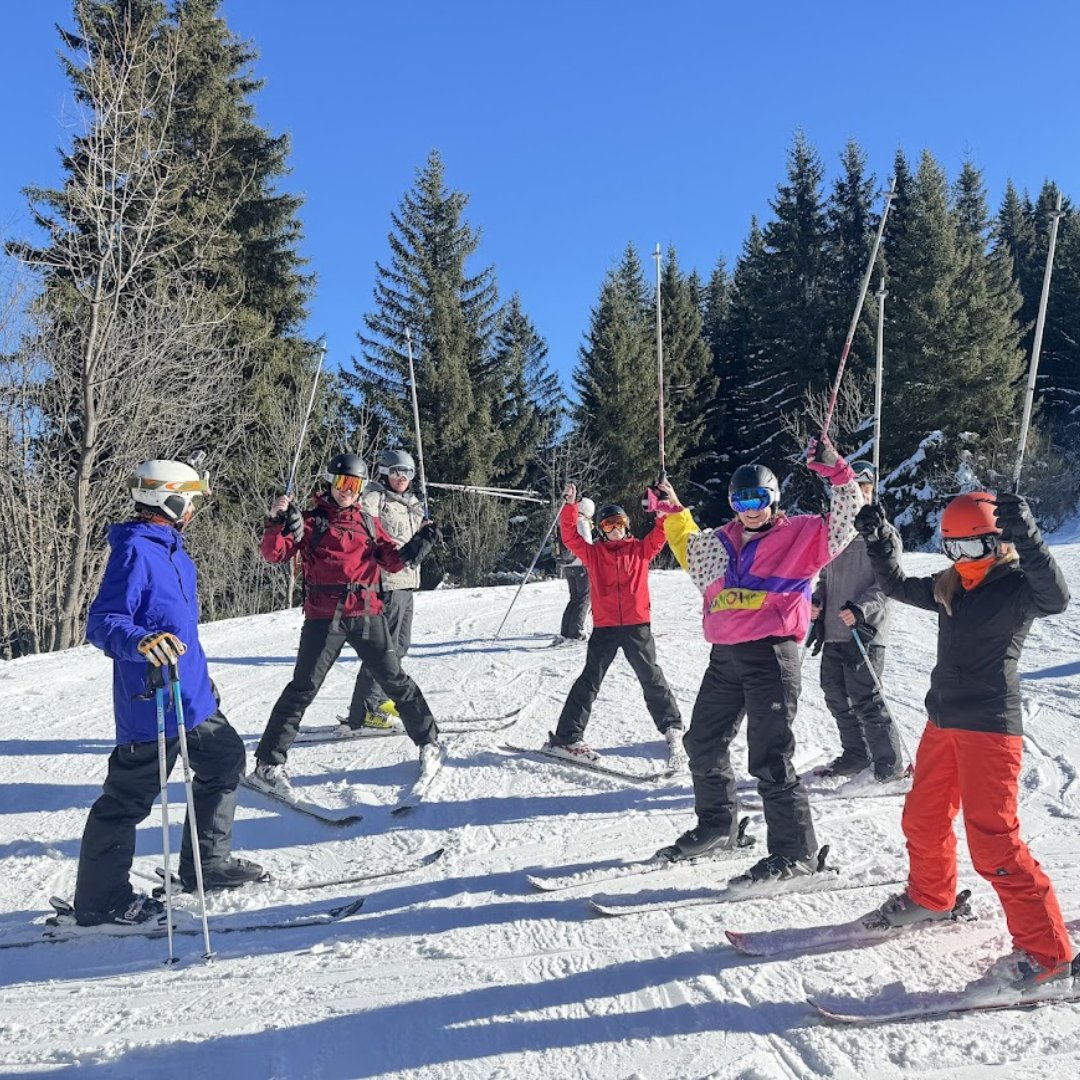 Nothing beats a group ski holiday🤩⛷️

Our experts are on hand find something to suit every skier in your group. From dare devils to lovers of après and leisurely spa goers - we've got you covered✅

Find the perfect group ski trip👉ow.ly/pL0750Wqpu4