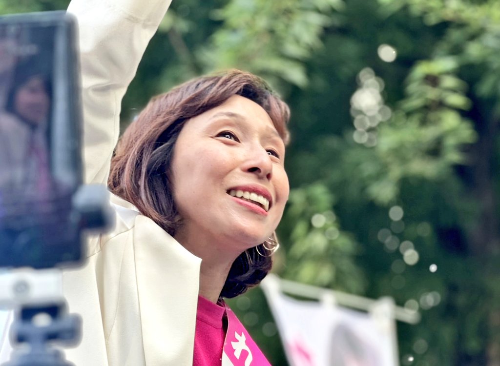 uikohasegawa's tweet image. 信号で隣に停まった車から「投票したで」、先ほど街宣した西院で「入れました！」と次々に声をかけて頂きました！ありがとうございます、最後まで頑張ります！

比例は「ういこ」、2枚目は「ういこ」まわりの方にも「ういこ」を広めて下さい！ 
#長谷川ういこ #れいわ新選組 #比例はういこ