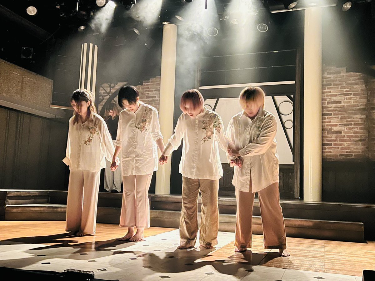 スラッシュ3公演目ありがとうございました！

アフタートークでも暖かな拍手を頂いて本当に嬉しかったです🥰

いよいよ明日は千秋楽。
とっても早くて寂しい気持ちもいっぱいですが、最後の青春！全力で出し切ります！💓

劇場でお待ちしてます
#音楽劇Ghostnote