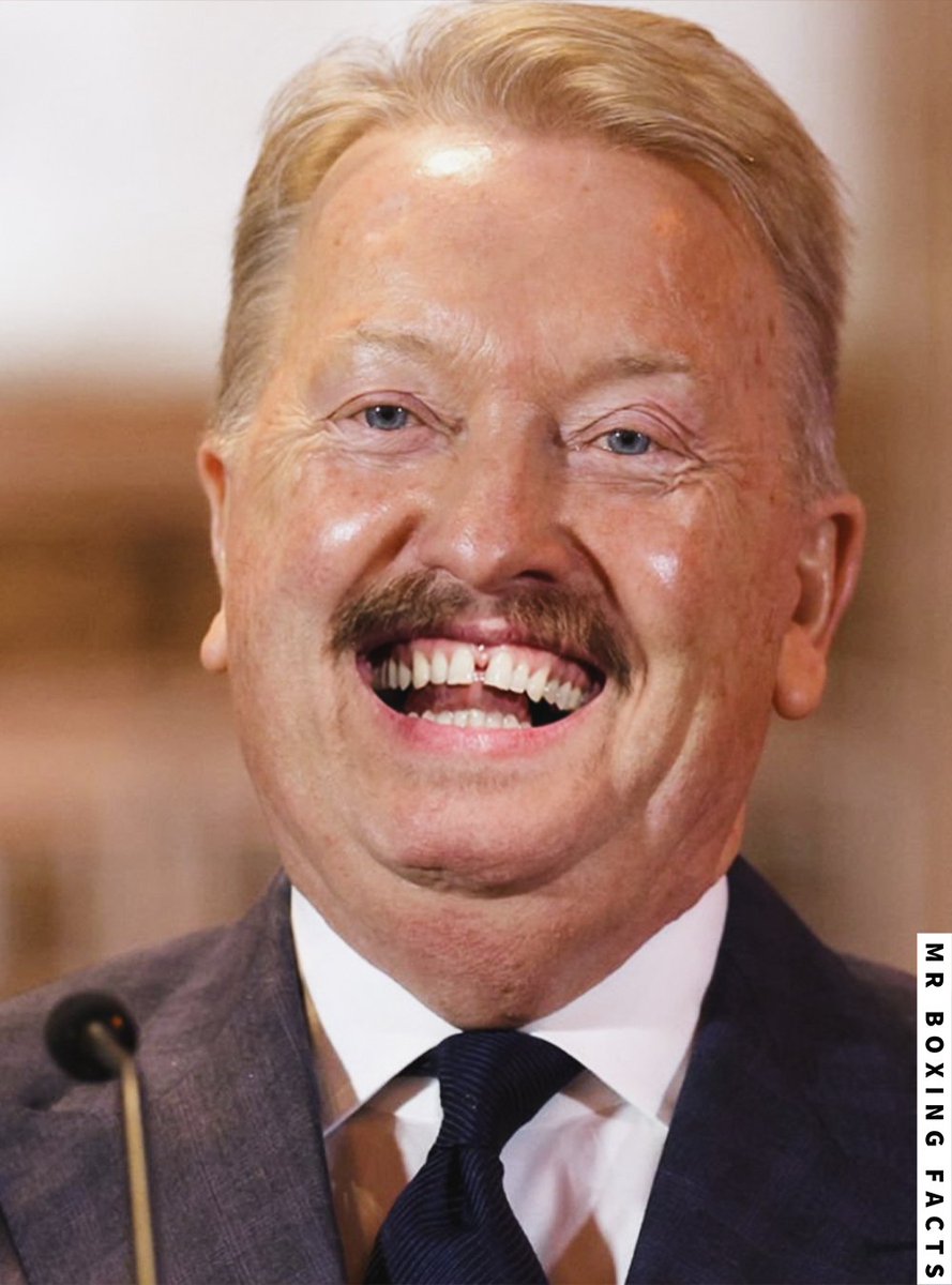 MrBoxingFacts's tweet image. Tonight, we get to see a living legend of the sport, a true master of his craft that will give it his all for victory, that man, affectionately known as 'Our Frank' by fans across the globe, is none other than Hall of Fame promoter, Mr Frank Warren. #UsykDubois2 #DoMeAFavour
