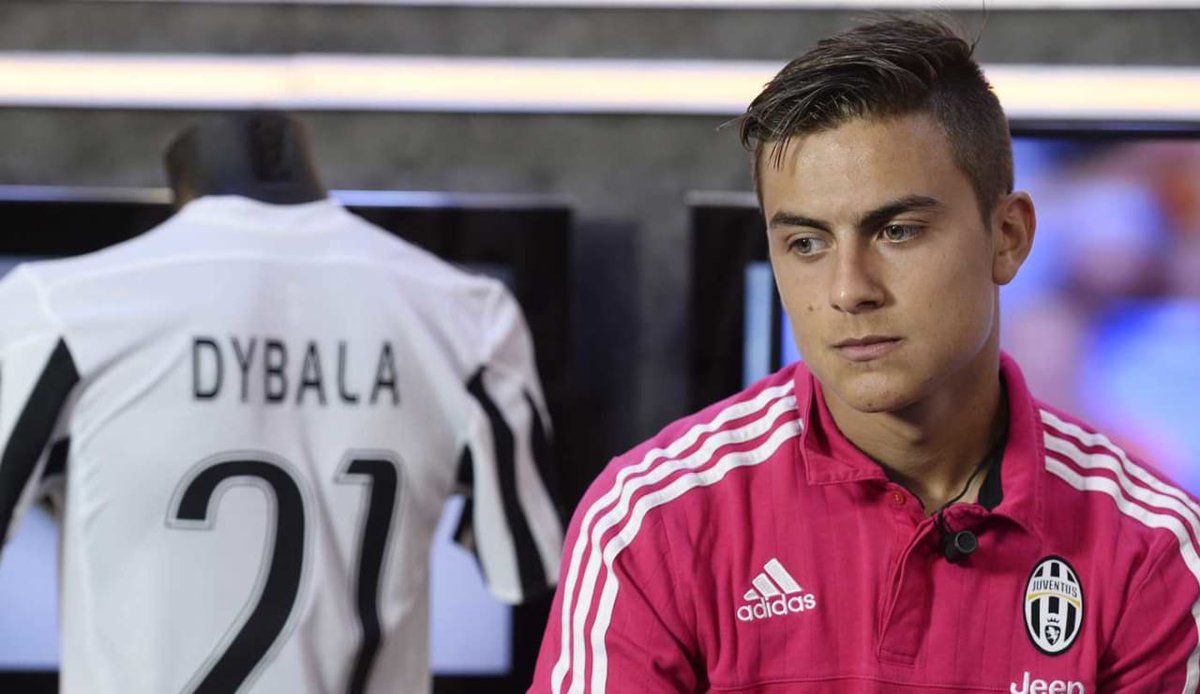 ZZiliani's tweet image. Se a voi sembra normale che la Juventus abbia comprato Conceiçao spendendo più dei soldi spesi dieci anni fa per acquistare Dybala
Per l'argentino che nel Palermo a 21 anni aveva realizzato 13 gol e 9 assist Madama investì 40 milioni; per il portoghese che a 22 nella Juve ha…