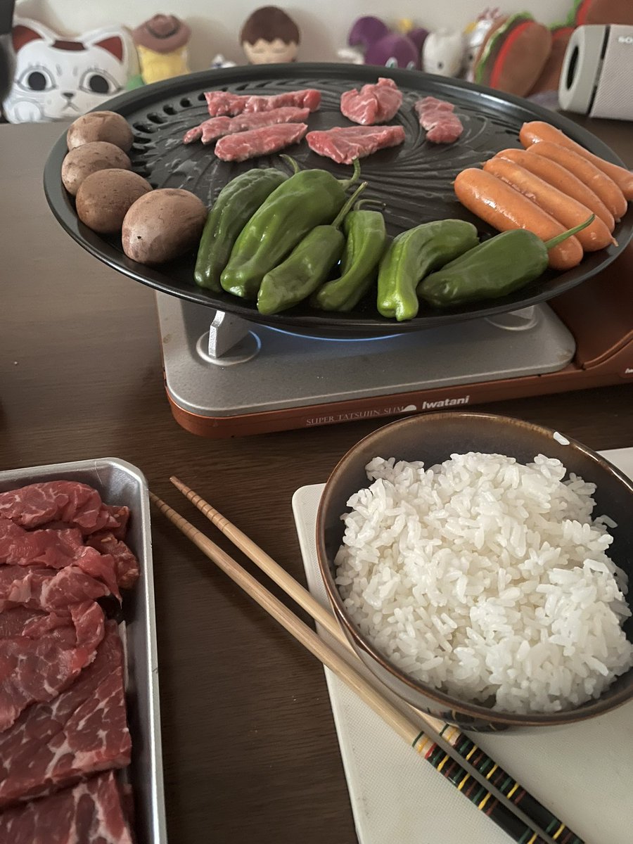 cereza_vt's tweet image. Oops, more yakinuki~ we had left over meat from last night uwu