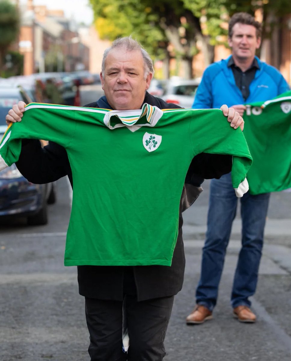 FootballTourDub's tweet image. Niall Quinn said it radicalised him….
Tony Ward said it was so good he didn’t notice the rain….
Eamon Dunphy once blanked it as we walked past….
Join the 5th anniversary FOOTBALL HISTORY WALKING TOUR on Sunday July 27th.
Email footballwalkingtour@gmail.com