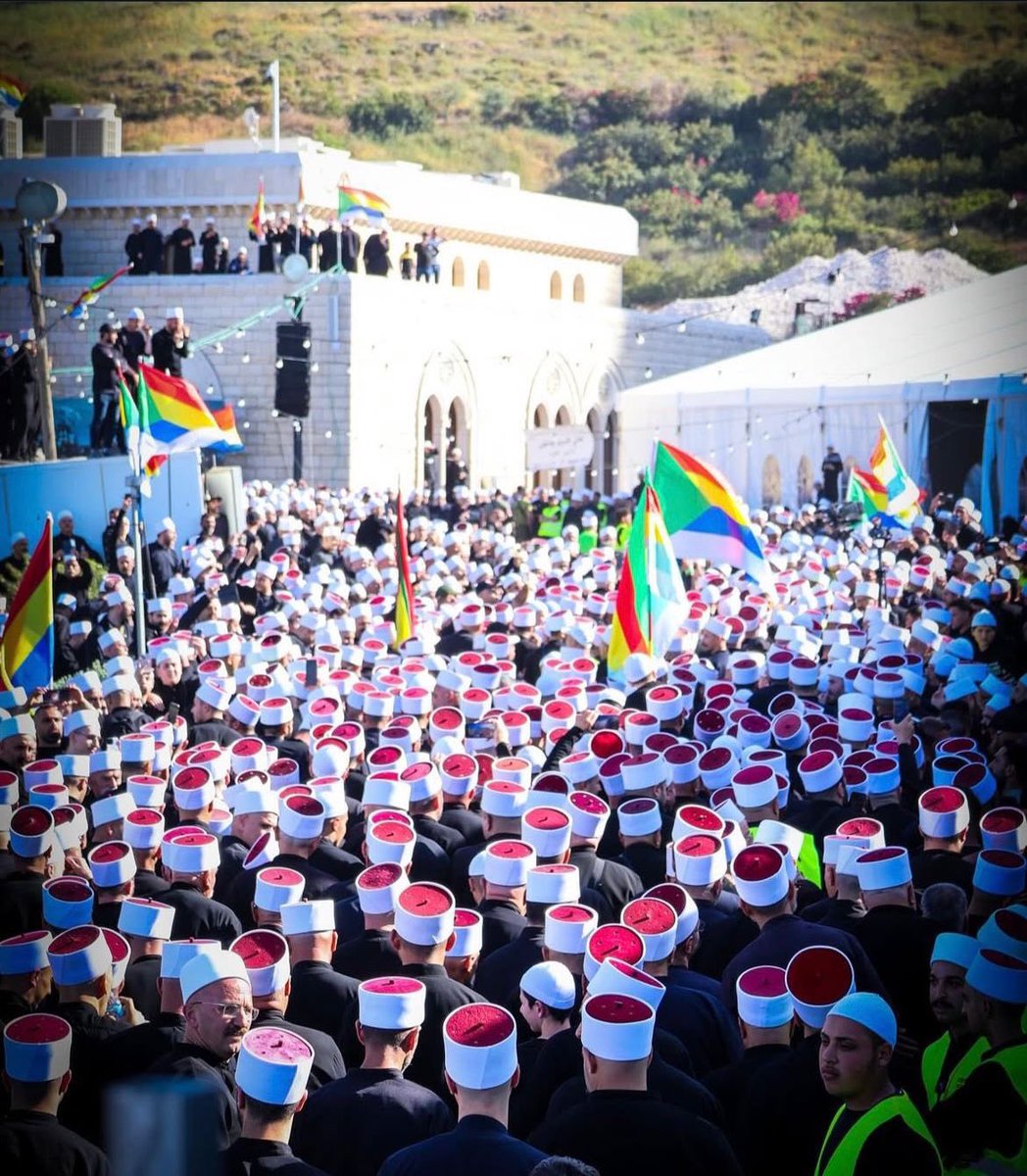 ragheb_halawe's tweet image. ولا مرة كنت طائفي وبآمن انه الإنسانية لا تتجزأ ولا تتقسم، انا مع كل مظلوم ضد كل ظالم بأي مكان بالعالم.. كشخص انتمي لطائفة الموحدين الدروز بفتخر انه ولا مرة شهدنا على إرهابيين دروز ، ولا مرة إنحسبنا على ناس عندهم فكر منحرف مثل الخصوم اللي شفناهم بالايام الماضية وبالتالي الحق ينتصر…