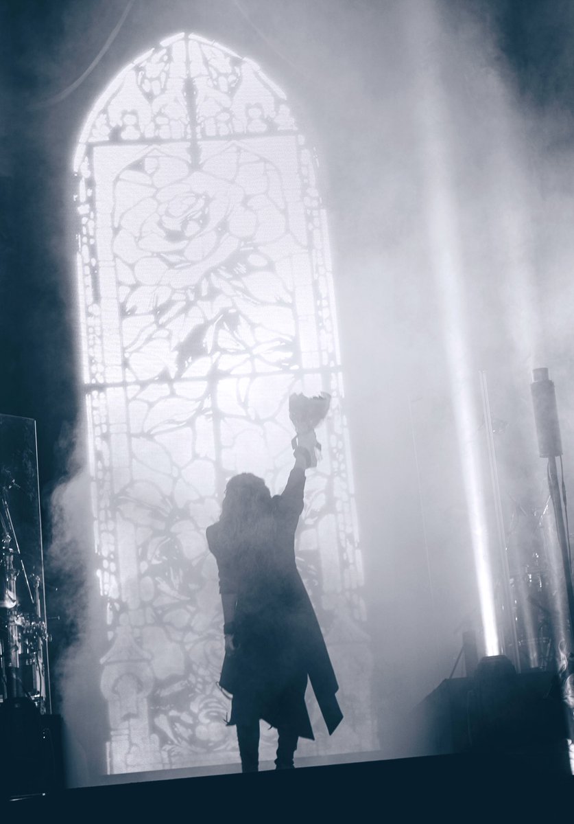 KamijoOfficial's tweet image. 昨夜のLINE CUBE SHIBUYA公演、
とてつもない歓声、表情、拍手、一つ一つが心に残っています。30周年をこんなにも美しく迎えられたのは、ファンのみんなや出演者の皆さん、関わってくださった方々のおかげです。どうもありがとうございます。…