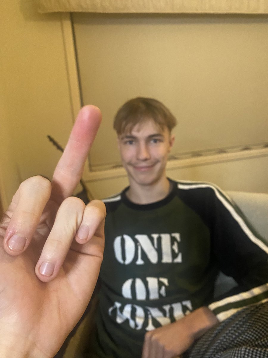 ITS TIME TO FORCE LEMON IN DA BOOF

HOP IN THE LIVE

twitch.tv/kingofthelimes