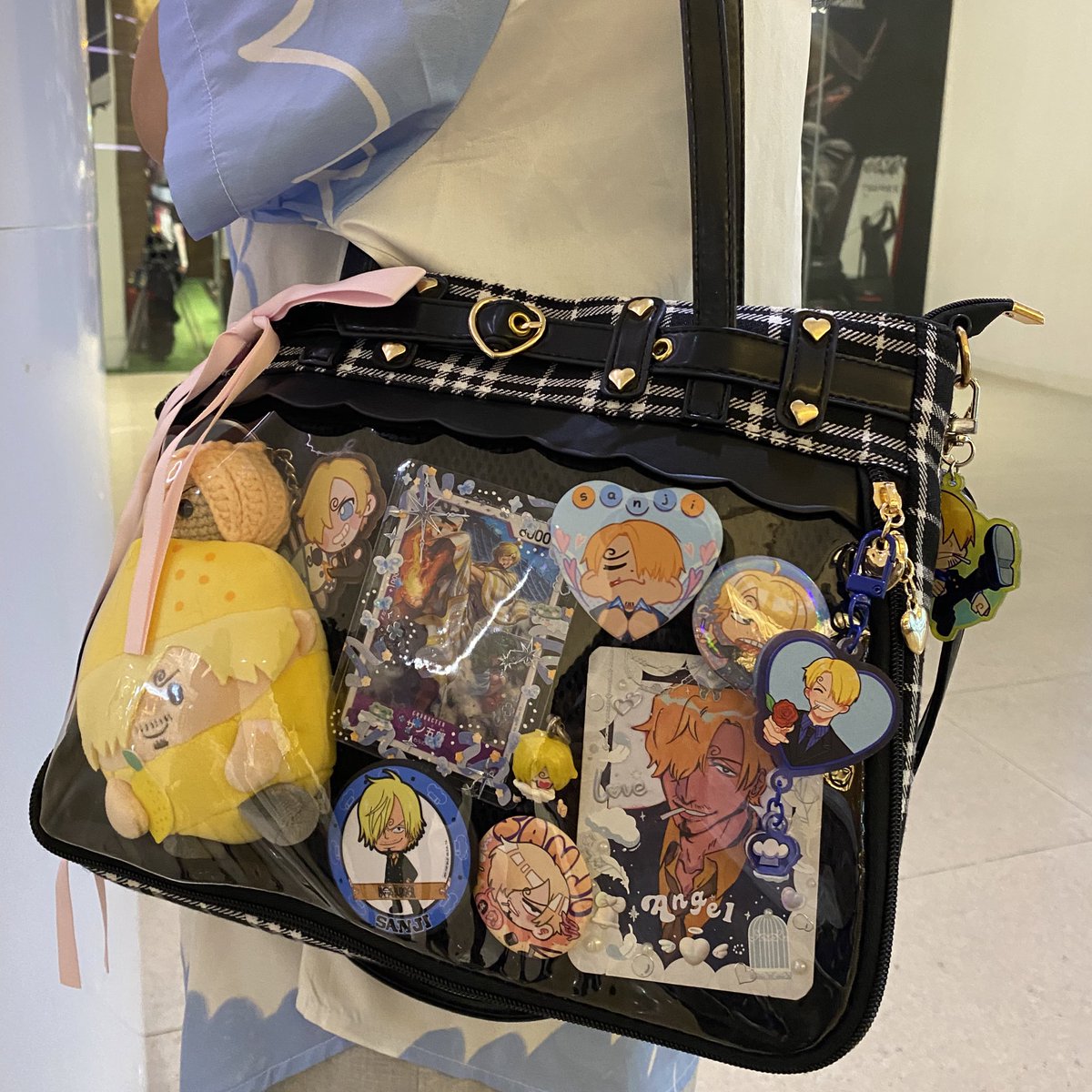 __tsukisora's tweet image. went to acx d1 with wife bag 🩵