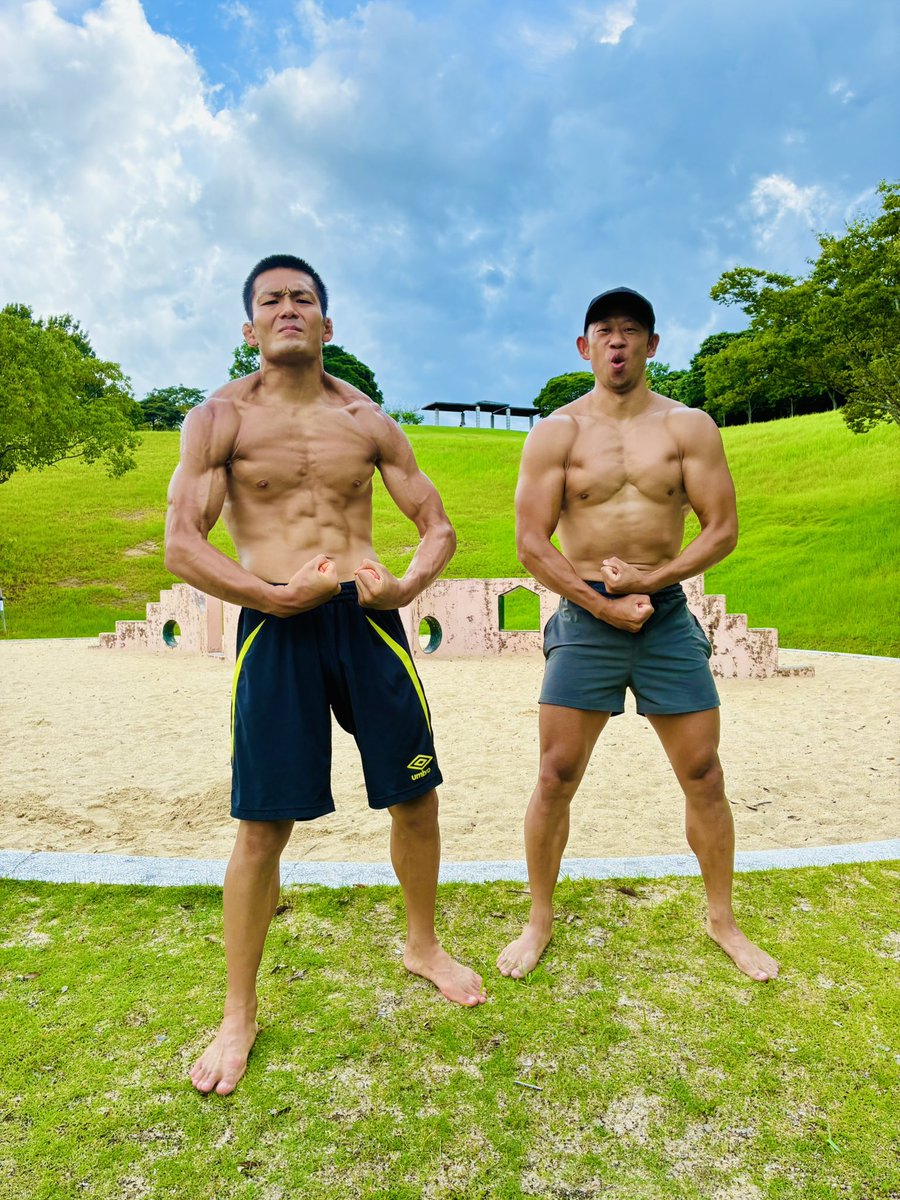 MukuLock's tweet image. ハサ(83)トレ。

気が付けばもう10年位の切磋琢磨。

野生の化身。身体能力の塊。

学ぶ姿勢、行動力いつも大変励みになります。

今後とも変わらず益々の切磋琢磨、克己を宜しくお願い致します！

来週末、野球の新設リーグのトライアウト御武運を🙏！

#MMA
#総合格闘技
#修斗
#修斗伝承
#ムクロック
