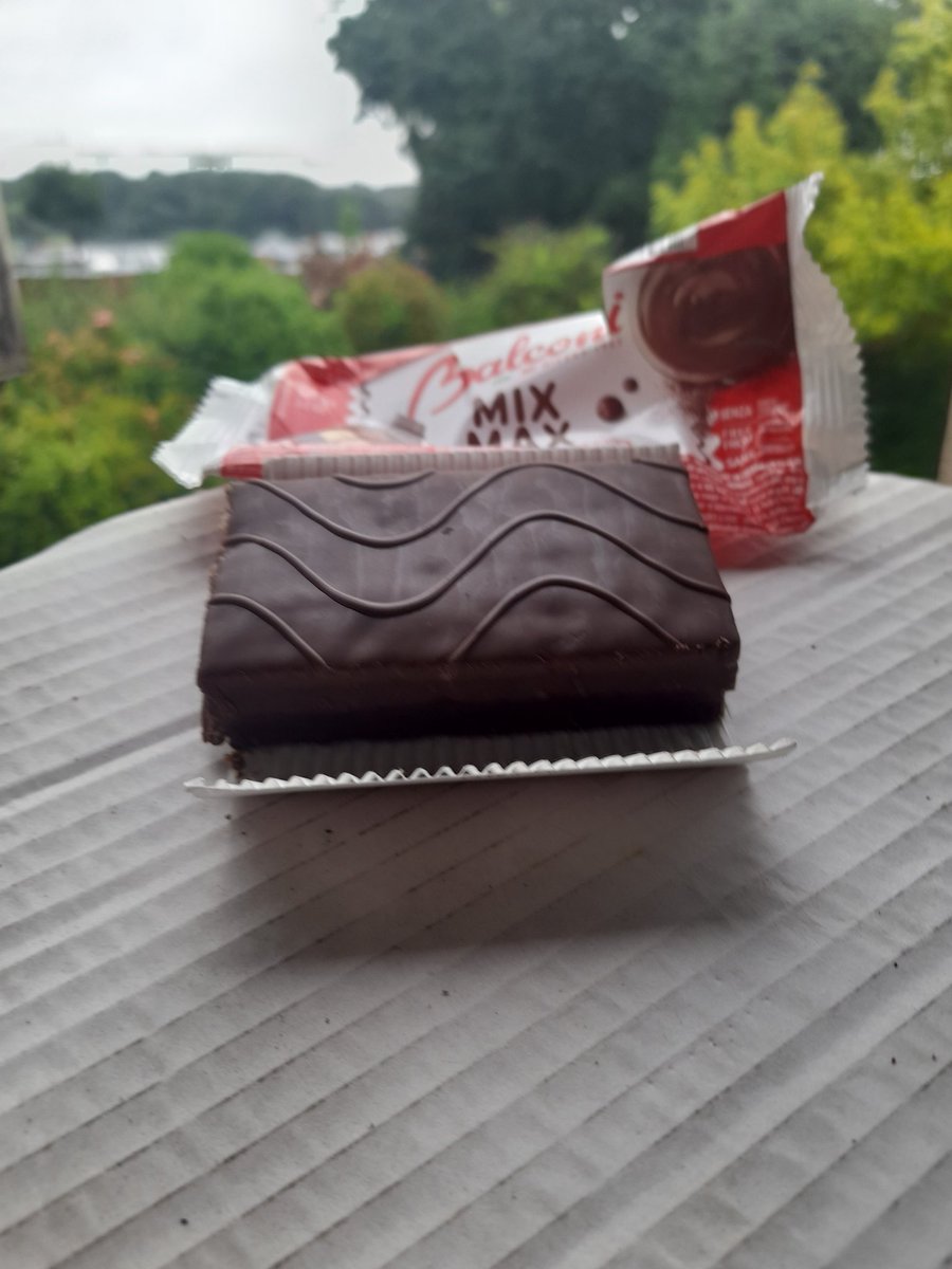 This Milano Cocoa filled yummy snack is lovely with a strong brewed slightly bitter coffee❤️