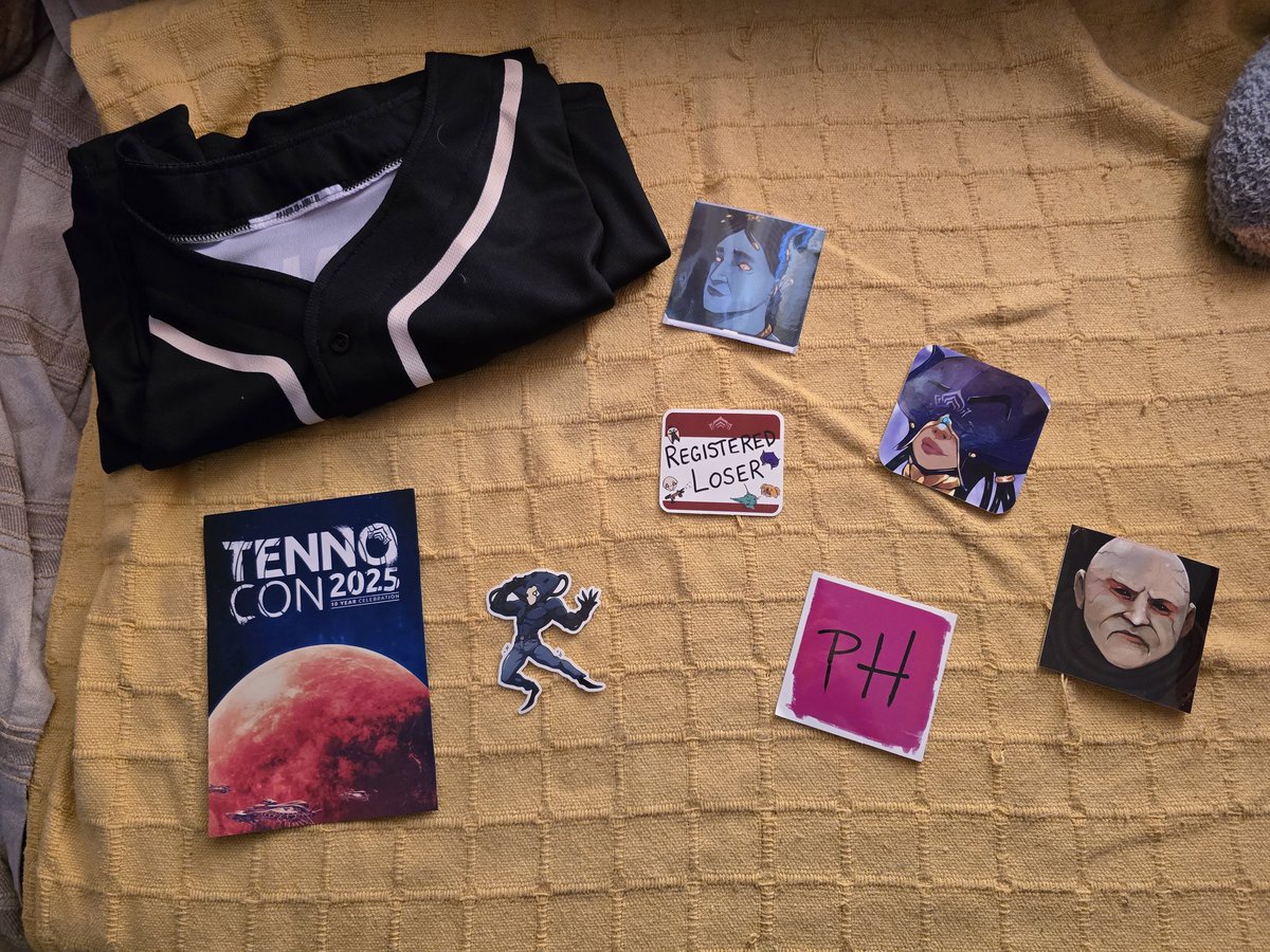 rikenz15's tweet image. Thank you so much @PlayWarframe for this amazing gift! The shirt is so awesome 👌 ❤️