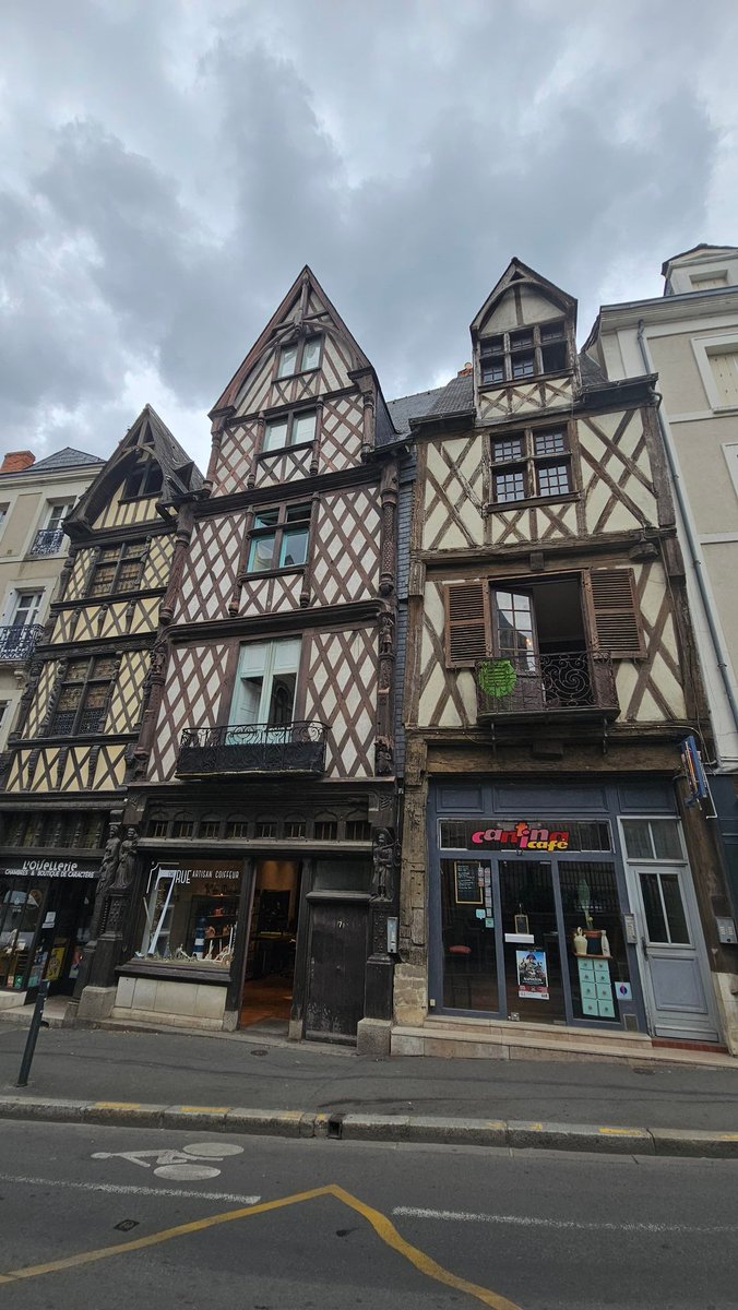 ppgarcia75's tweet image. Big Love sur la ville d'Angers où, en me baladant, j'ai eu la chance de rencontrer de nombreux abonnés. @Angers
je vous souhaite un bon samedi !!
