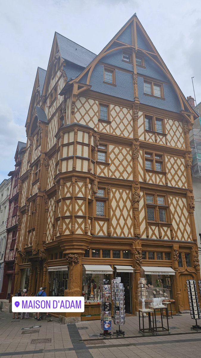 ppgarcia75's tweet image. Big Love sur la ville d'Angers où, en me baladant, j'ai eu la chance de rencontrer de nombreux abonnés. @Angers
je vous souhaite un bon samedi !!