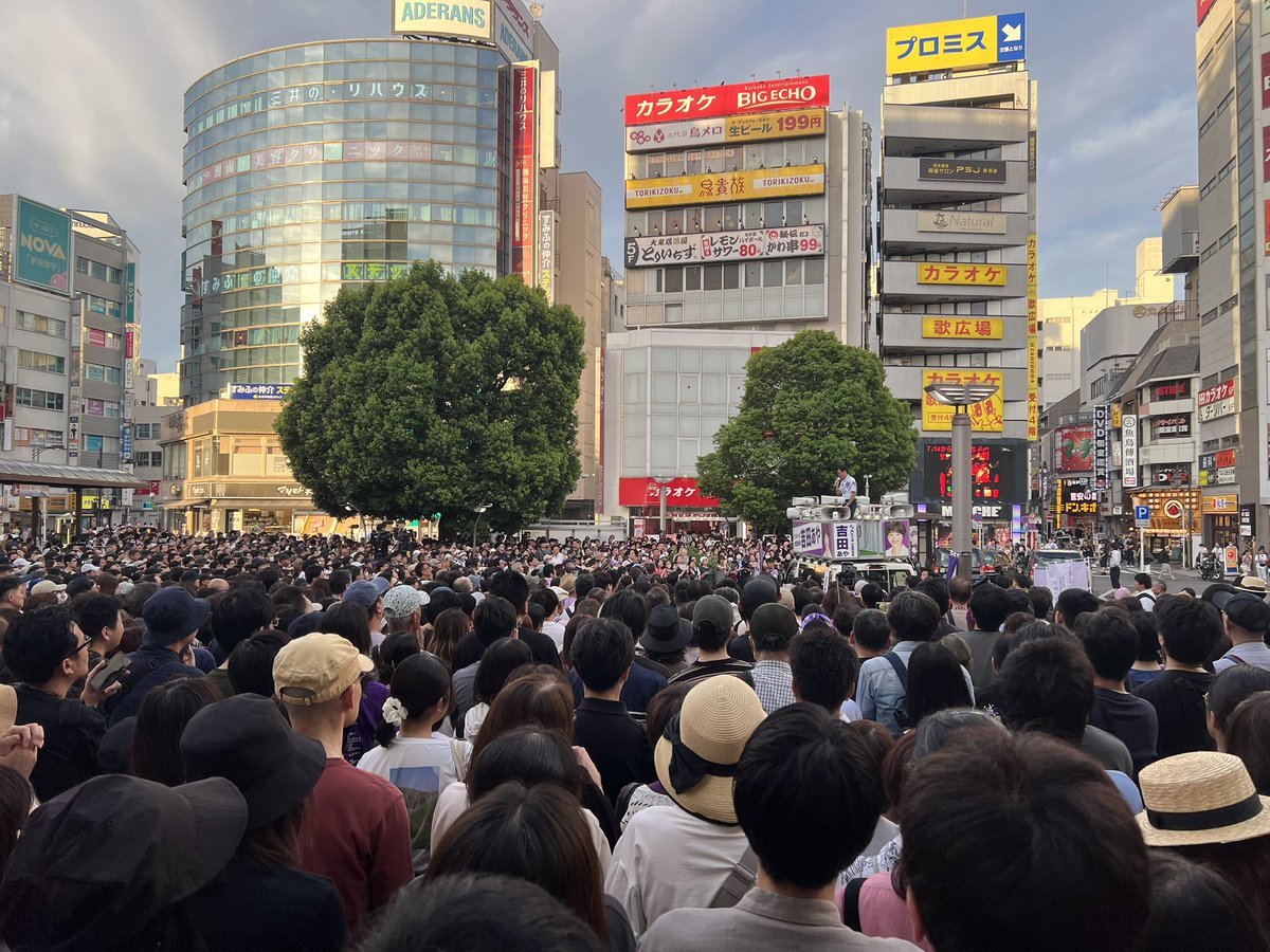 遅れたけど着いた〜！
こんな赤羽見たこと無いわ😳

＃再生の道