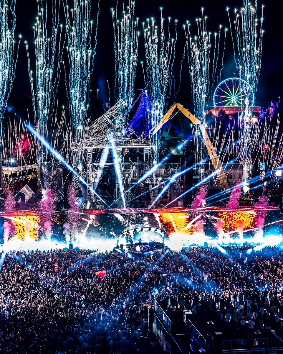 Cuando creas que no es posible, ve esta imagen! #UniteForever #day1 #W1 

📸: <a href="/tomorrowland/">Tomorrowland</a> ♥️