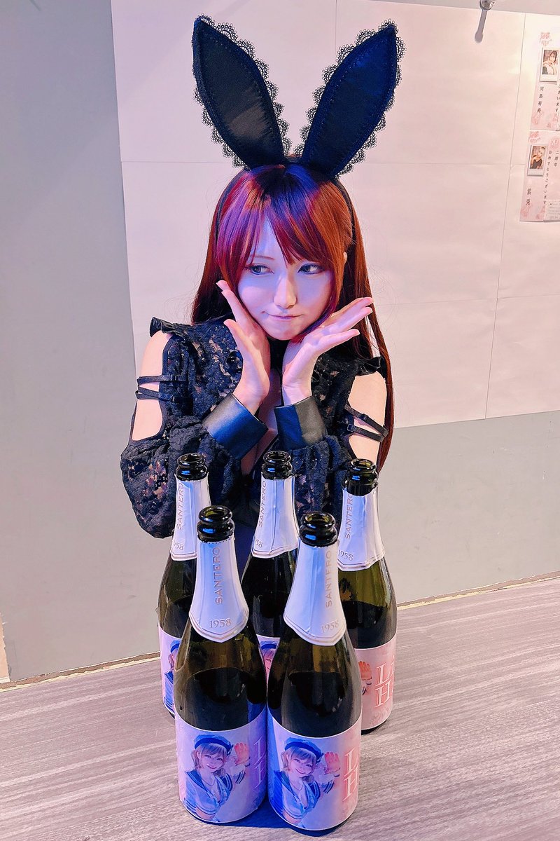 お店の方が撮ってくださったので…本日は場を貸していただき誠にありがとうございました🥰<a href="/flower_bell_1/">🌸FlowerBell(ふらべる)1号店🌸</a> 

予想通り去年より来てくれた人は少なかったですがその分しっかり皆とお話できて嬉しかったー❣️本当にいつもありがとう💓

前半一気に集中しちゃったからバタバタしてごめんやったー😭🙏