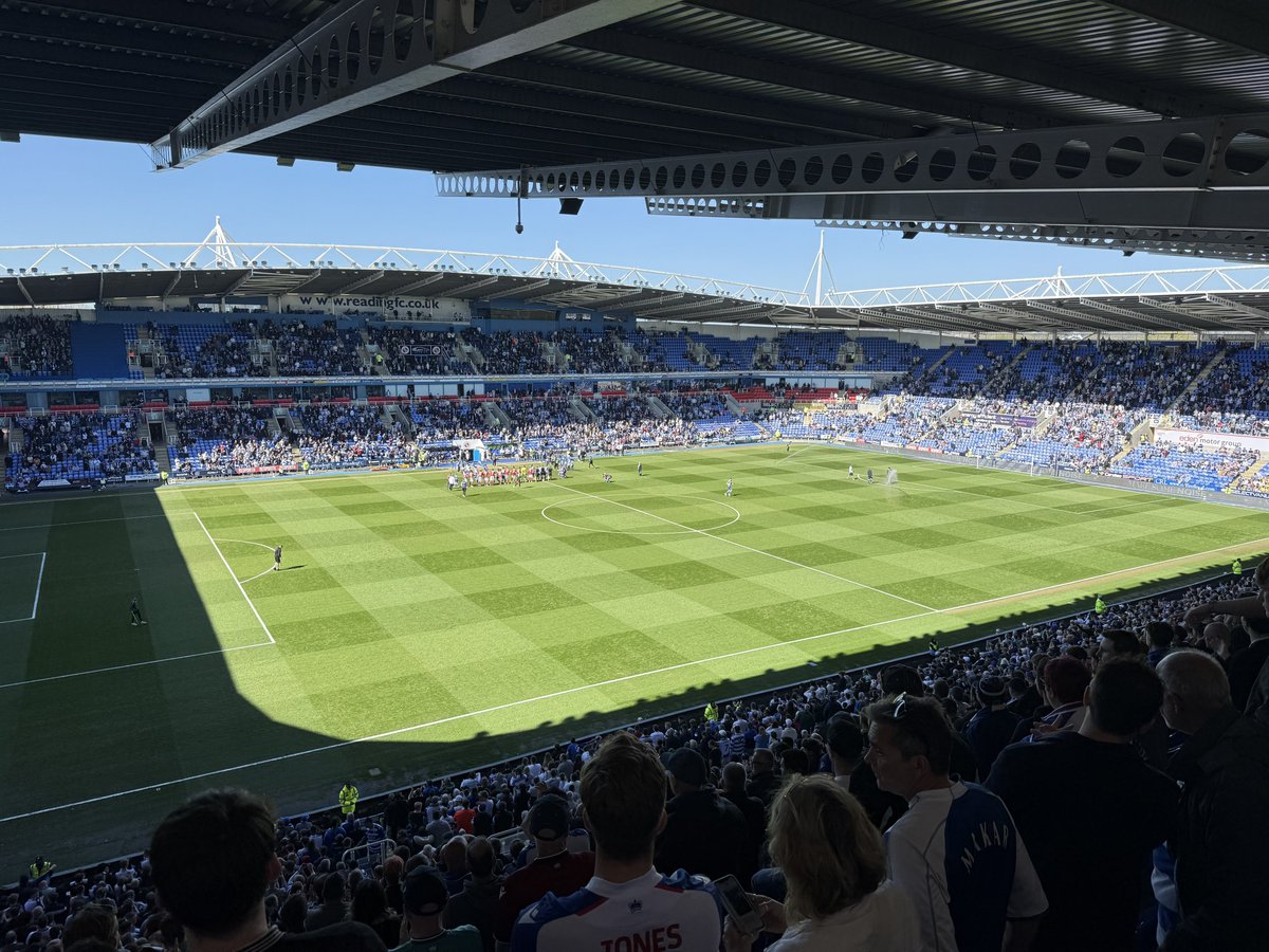 ElmParkRoyals's tweet image. Matchday against Spurs! Almost a sell out today, although I’d expect plenty of Spurs fans around.
Hopefully lots of home and away shirts being sold though 👕